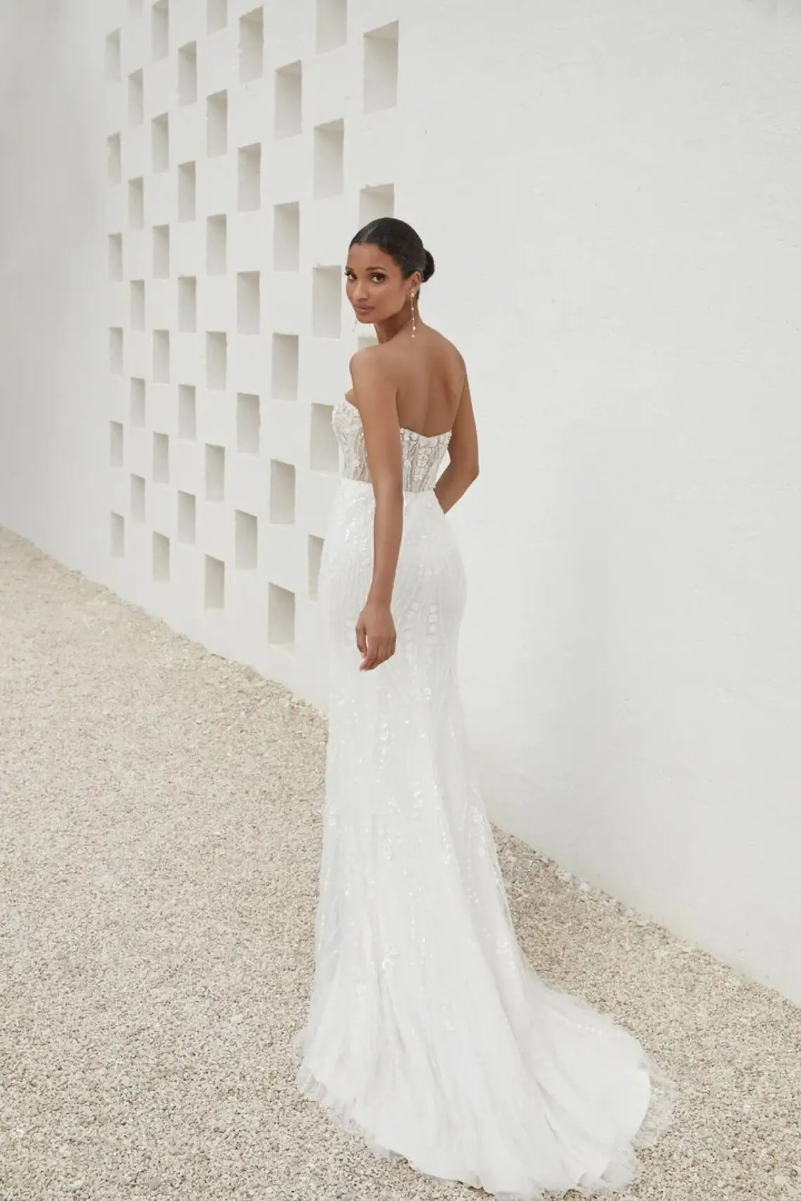 Brautkleid 11361 Phoenix von Adore kaufen bei Weddingworld 2