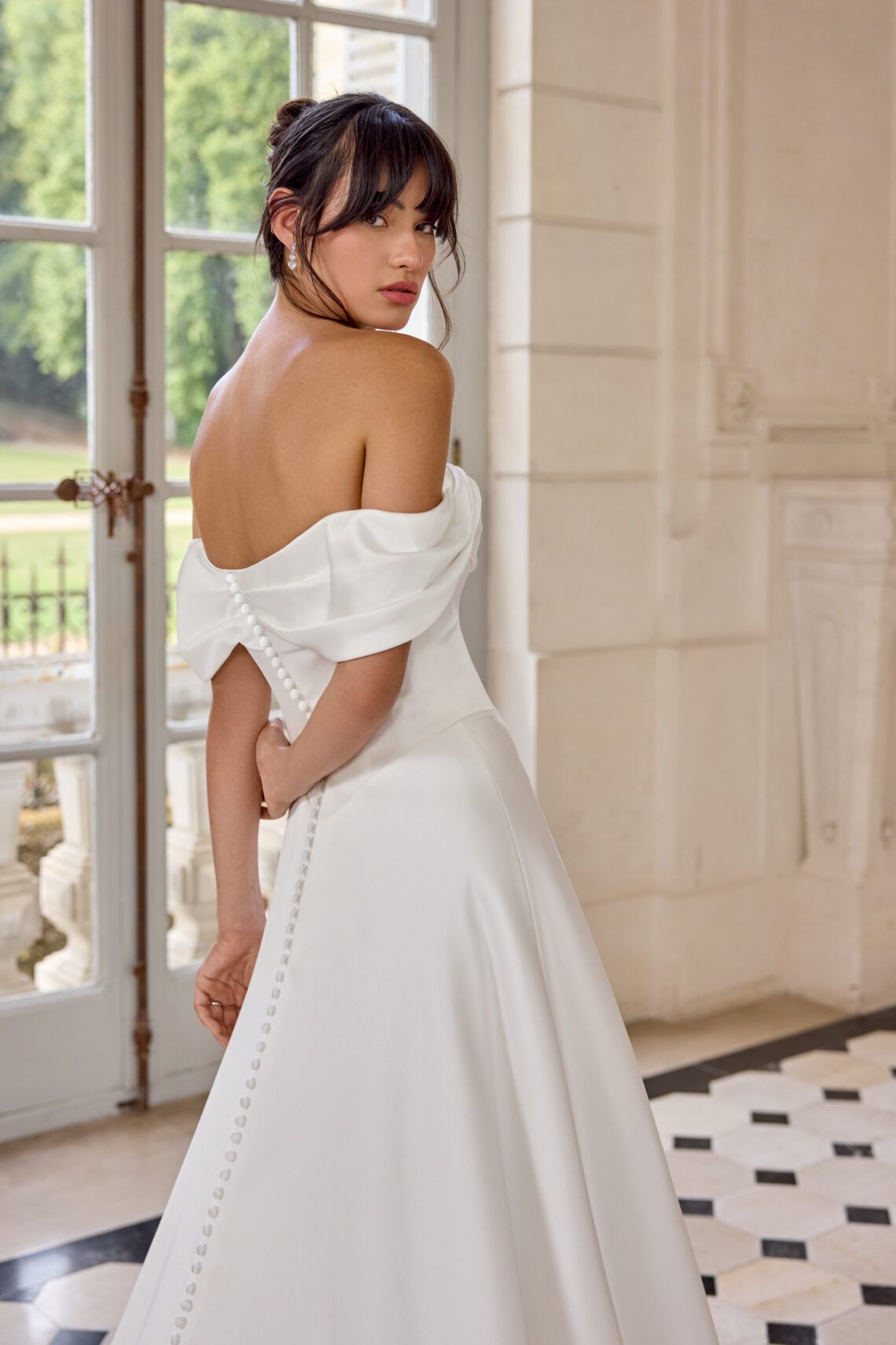 Brautkleid 11428 von Adore kaufen bei Weddingworld 1