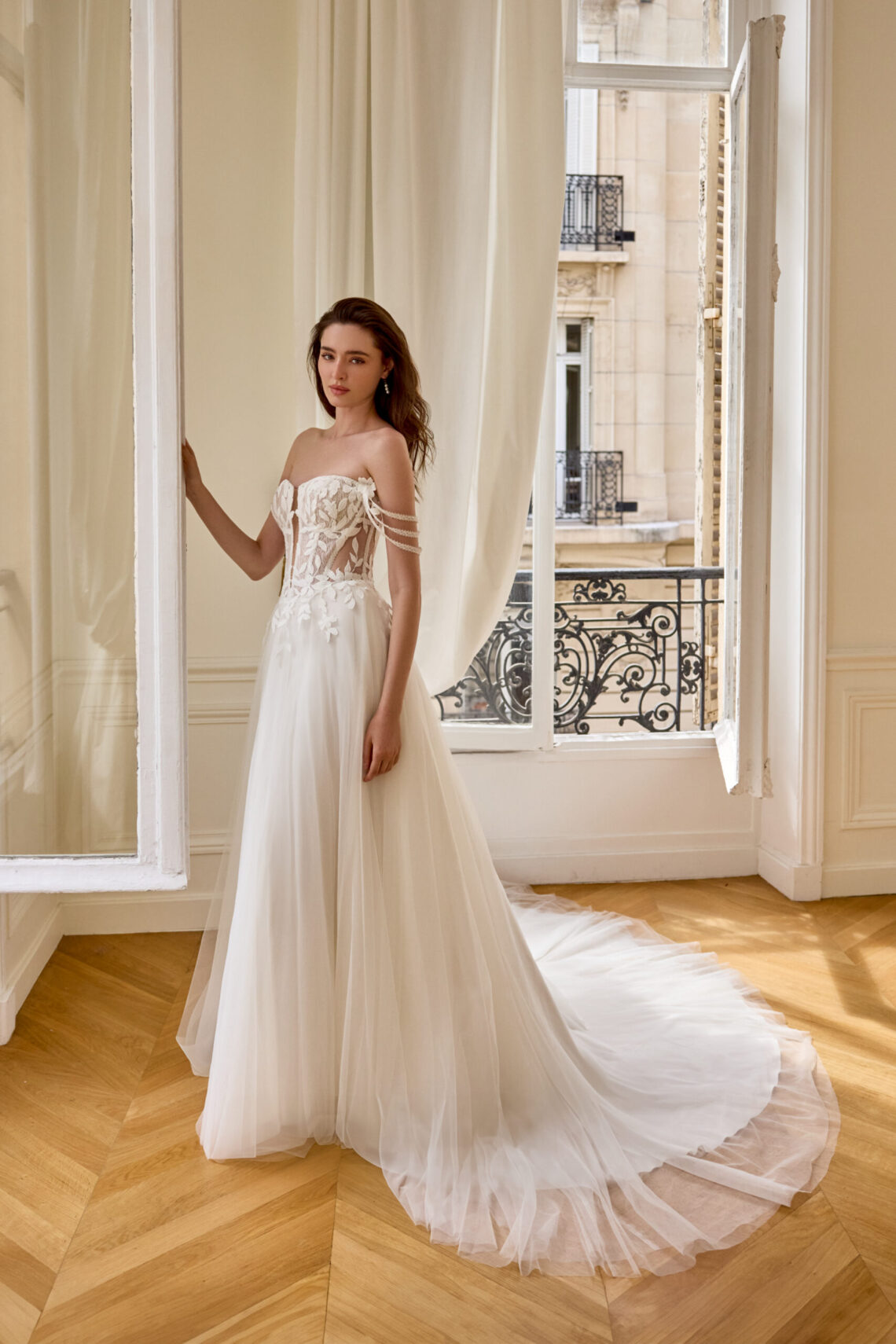 Brautkleid 11434 von Adore kaufen bei Weddingworld 4