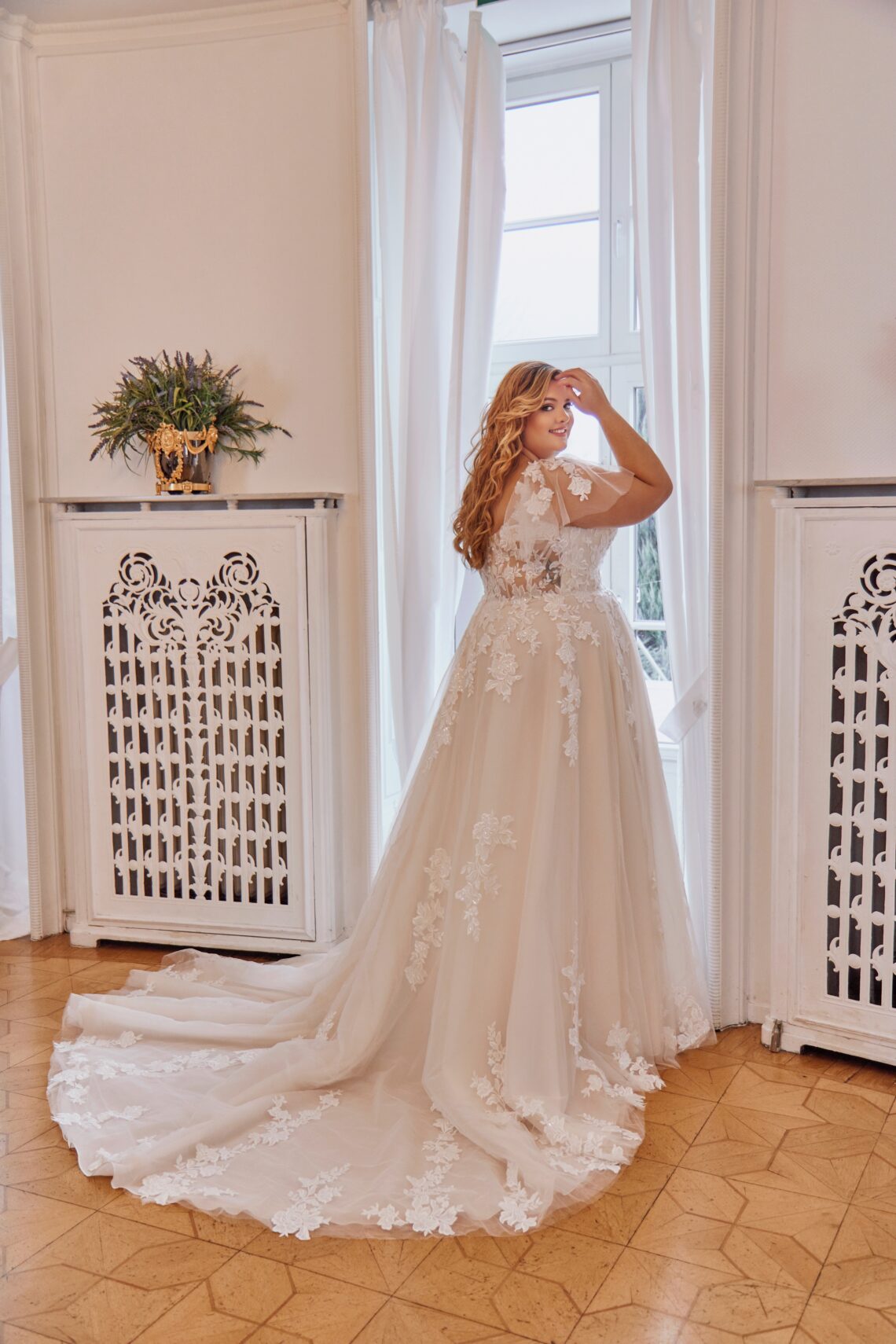 Brautkleid Tasia von Lia Bella kaufen bei Weddingworld 2