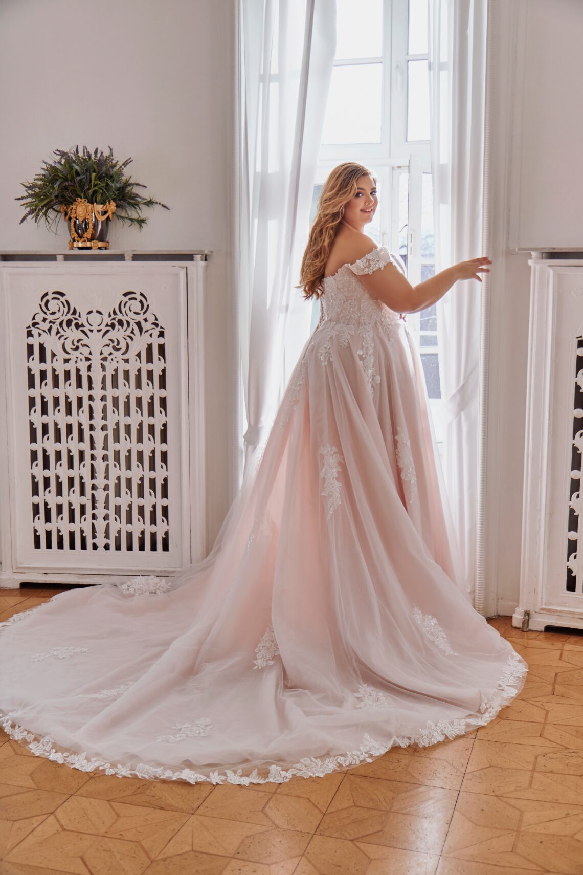 Brautkleid Tasmine von Lia Bella kaufen bei Weddingworld 2