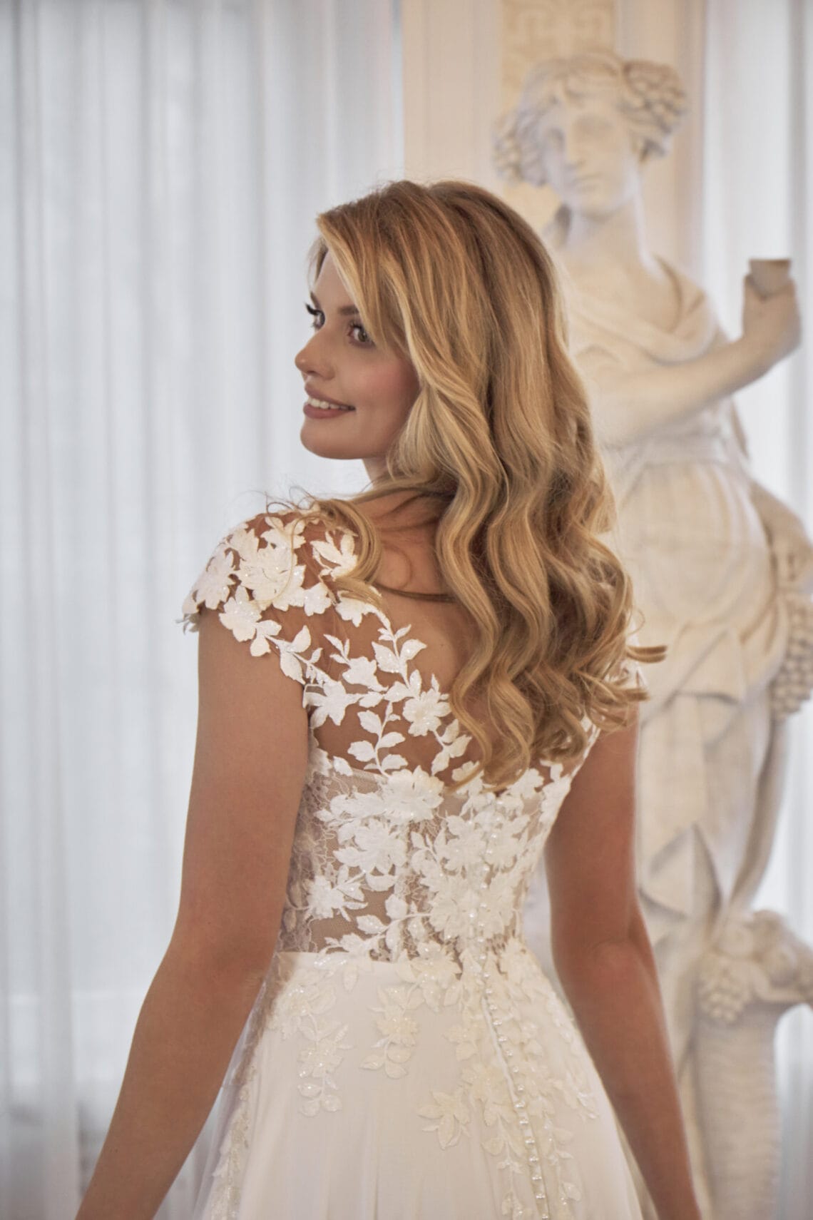 Brautkleid Terra von Lia Bella kaufen bei Weddingworld 3