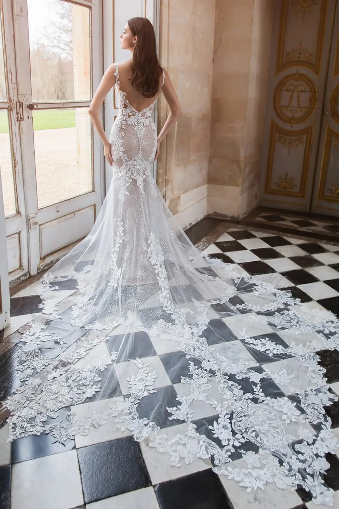 24_Elysee_Pro_RAVENNA_White_Bac_Web_1064_1418_80_s_c1