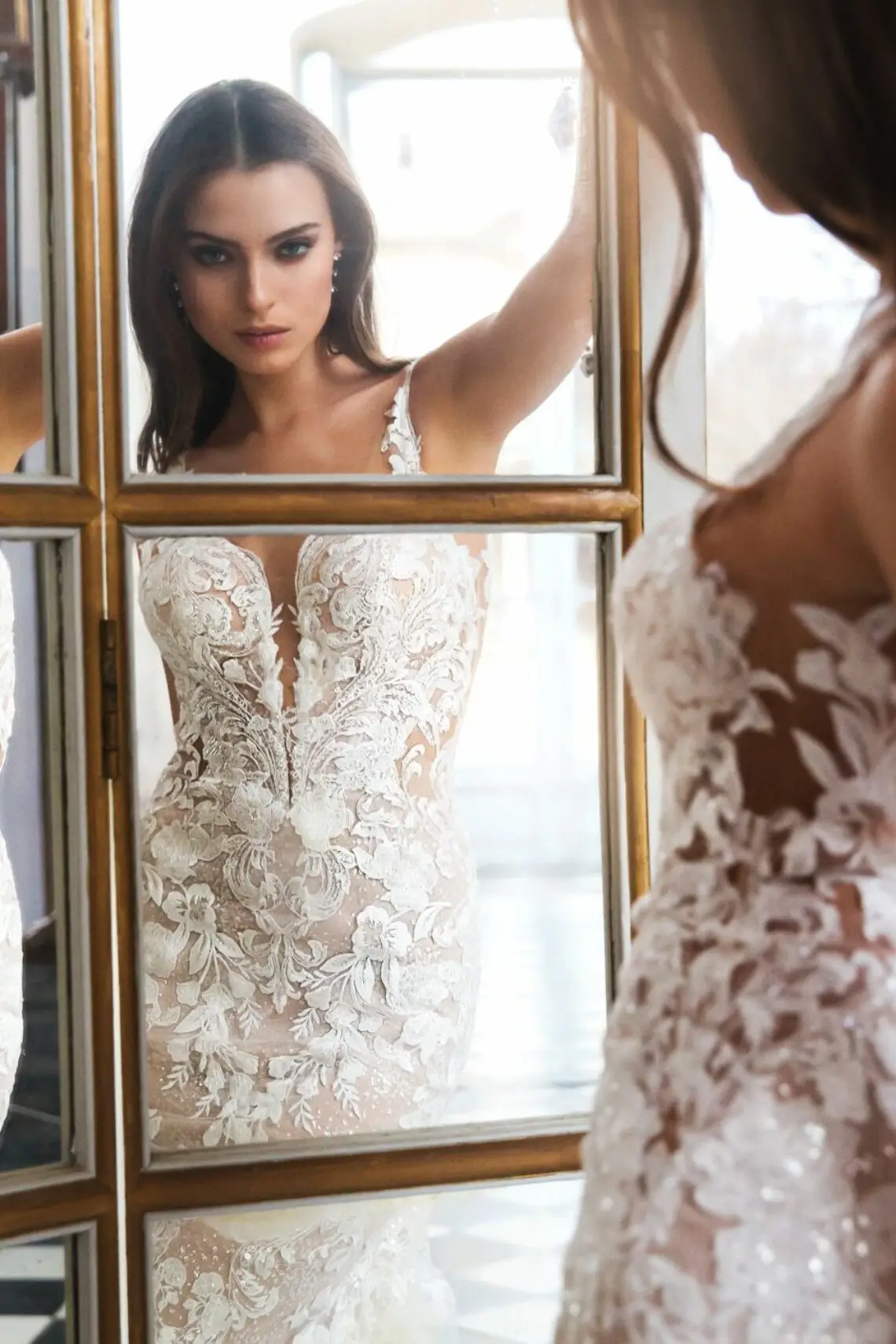 24_Elysee_Pro_RAVENNA_White_Side_Web_1064_1418_80_s_c1