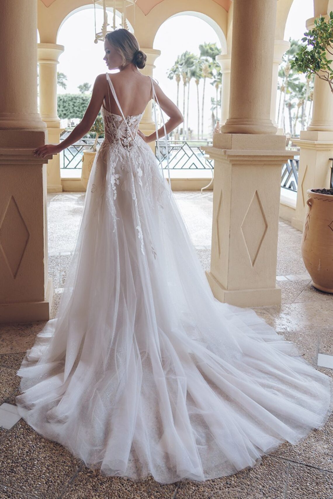 Brautkleid Solistice von Blue by Enzoani kaufen im Weddingworld 1