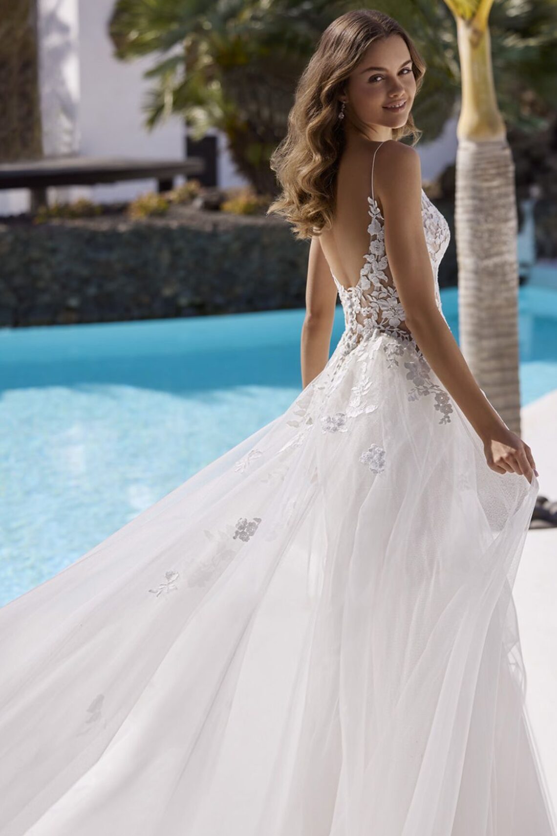 Braut6kleid Eternity von Love by Enzoani kaufen im Weddingworld 4