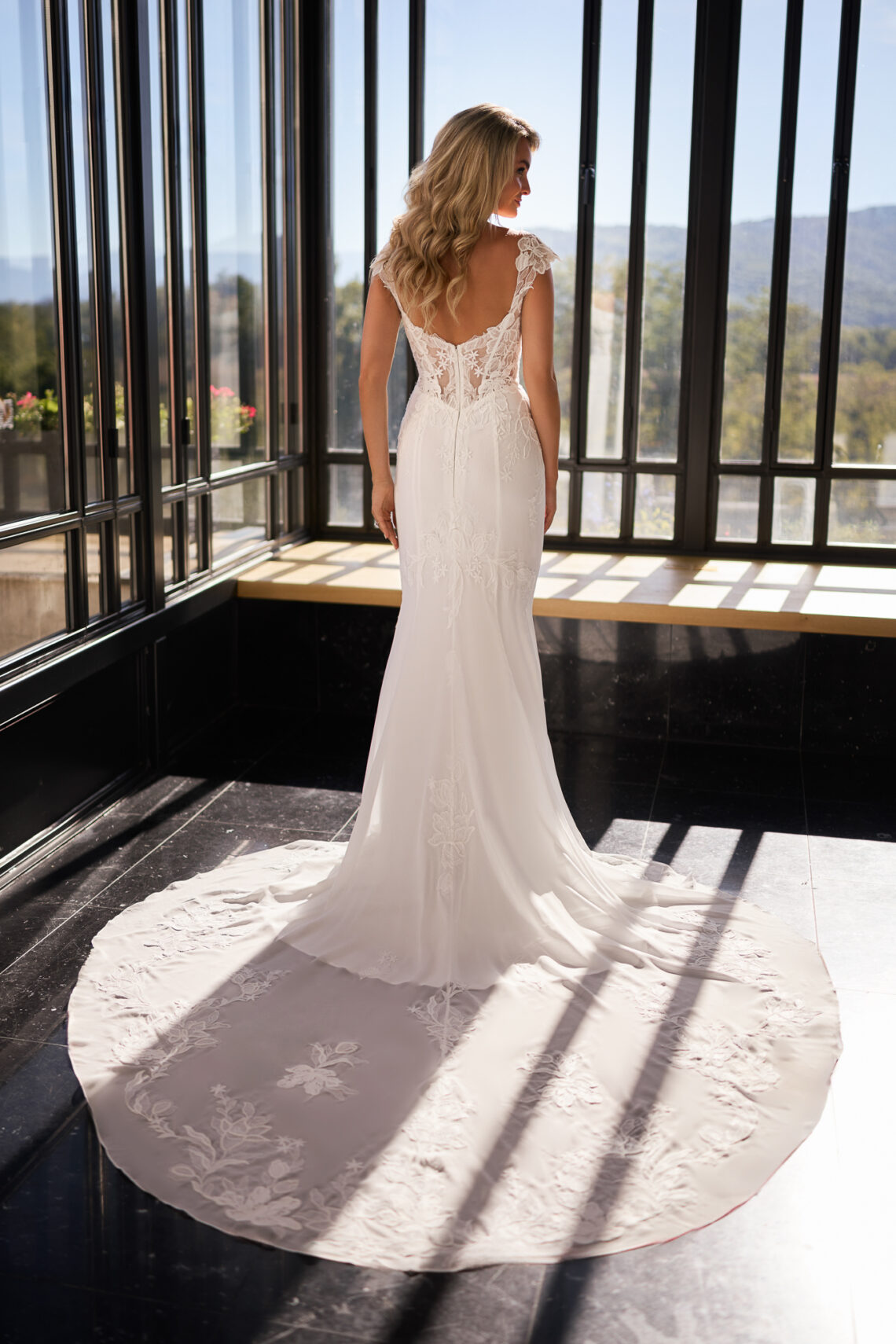 Brautkleid 27521 von Très Chic kaufen bei Weddingworld 2