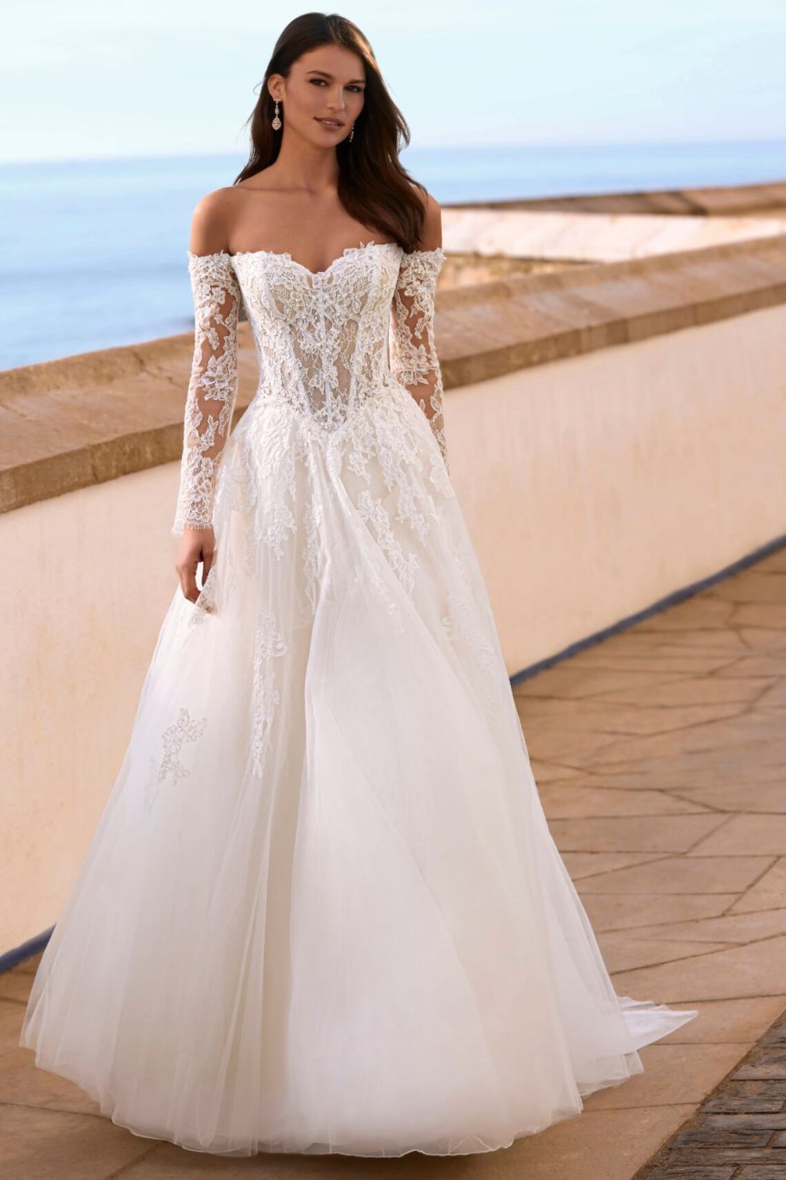 27_Love_Web_FAIZA_Look_1Fro