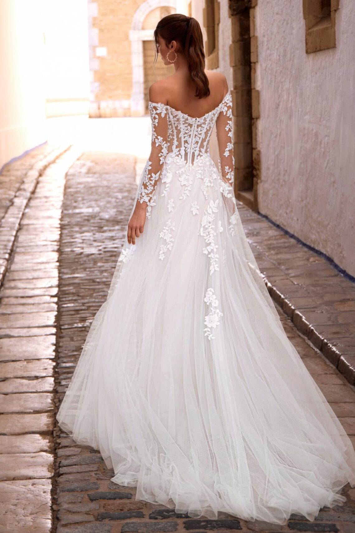 27_Love_Web_FISELLE_Look_Bac