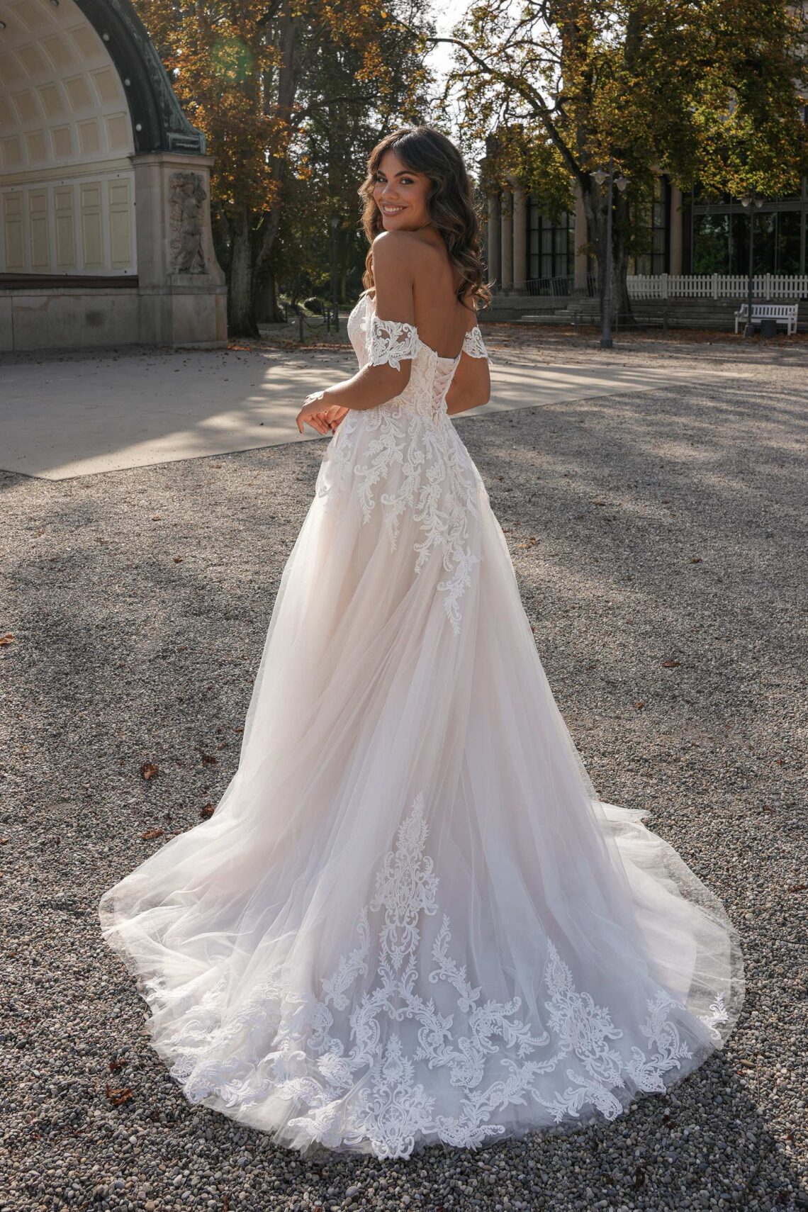 Brautkleid 50812 von Diane Legrand kaufen im Weddingworld 3