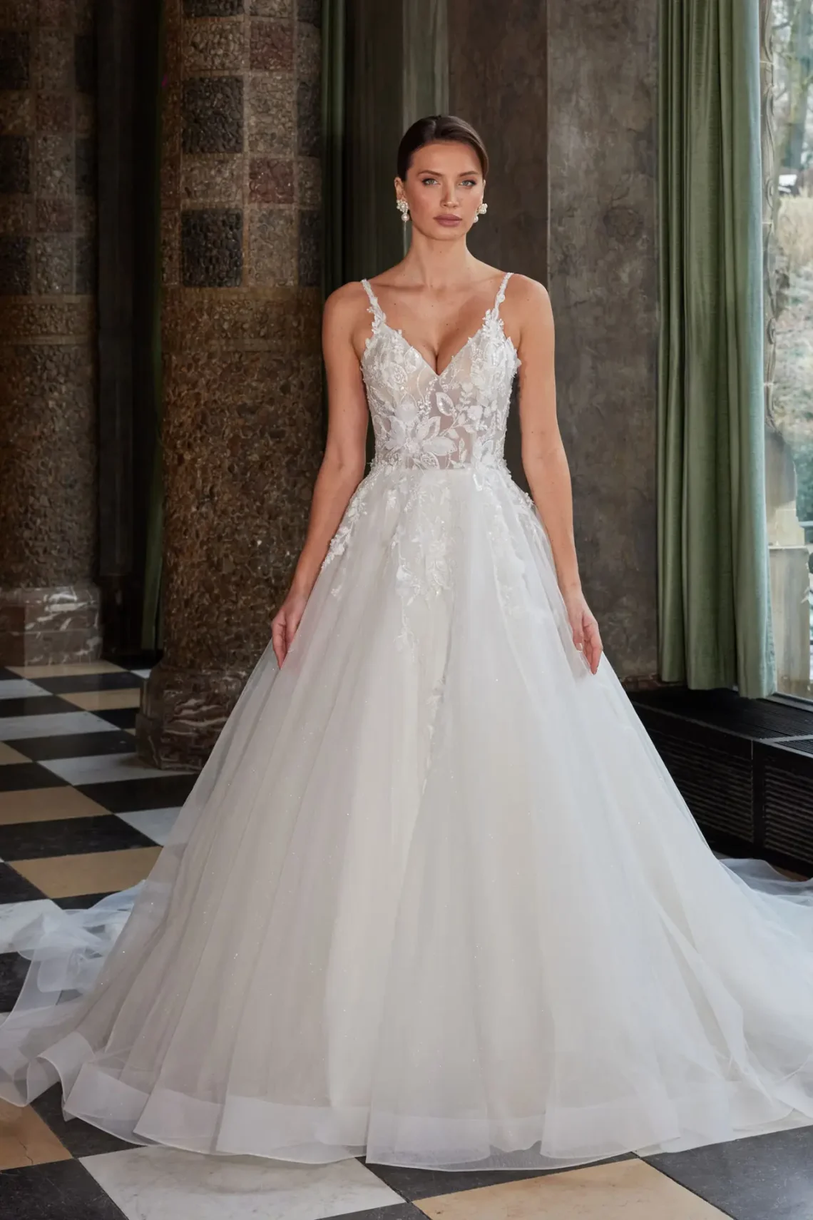 Brautkleid 50906 von Diane Legrand kaufen im Weddingworld 1