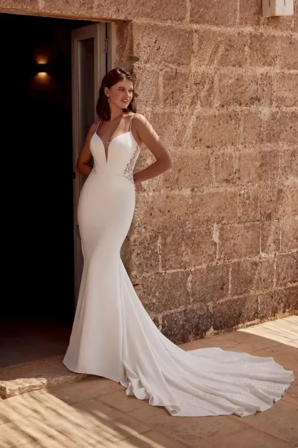 Brautkleider Lillian West 66390