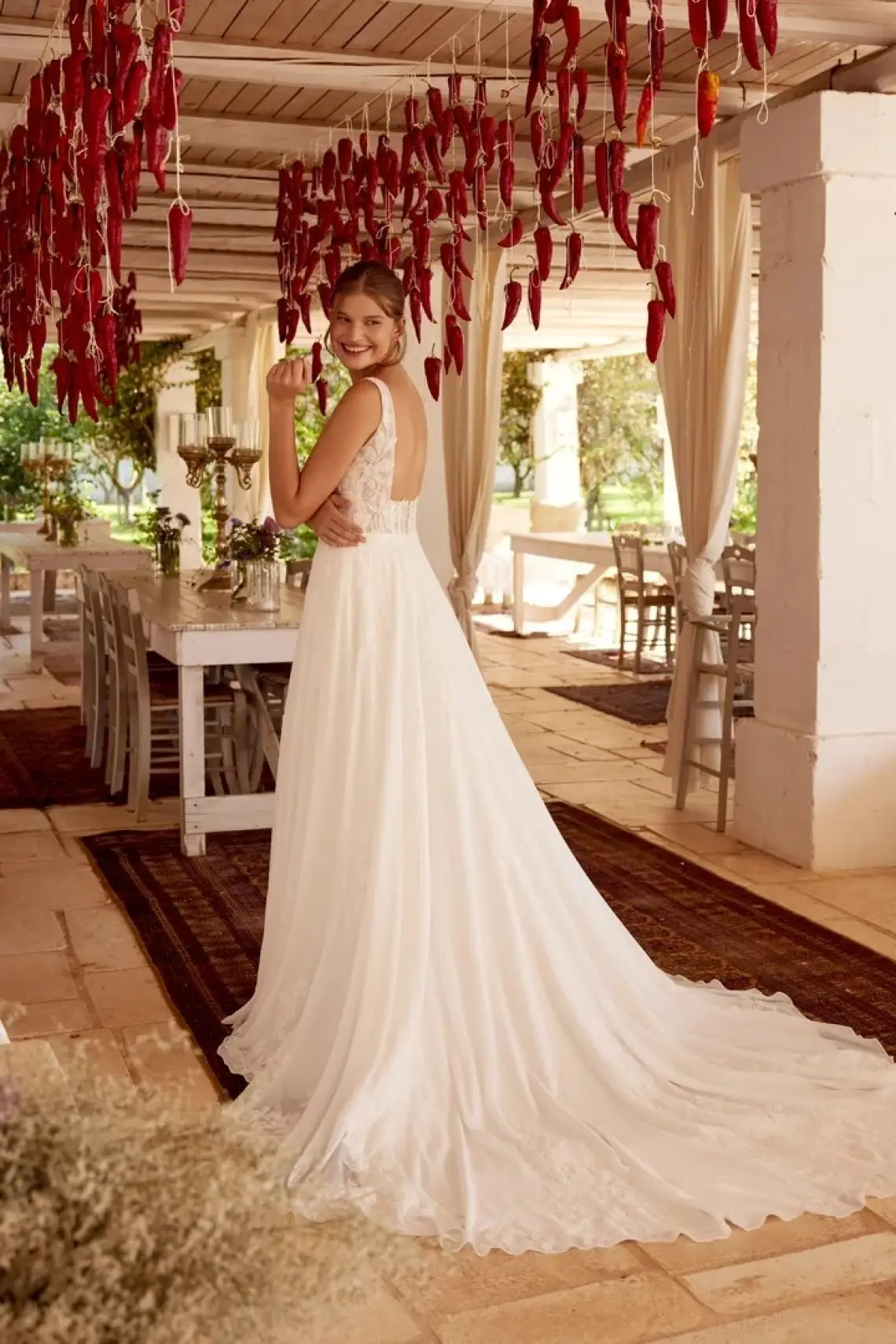 Brautkleid 66396 von Lillian West kaufen bei Weddingworld 3