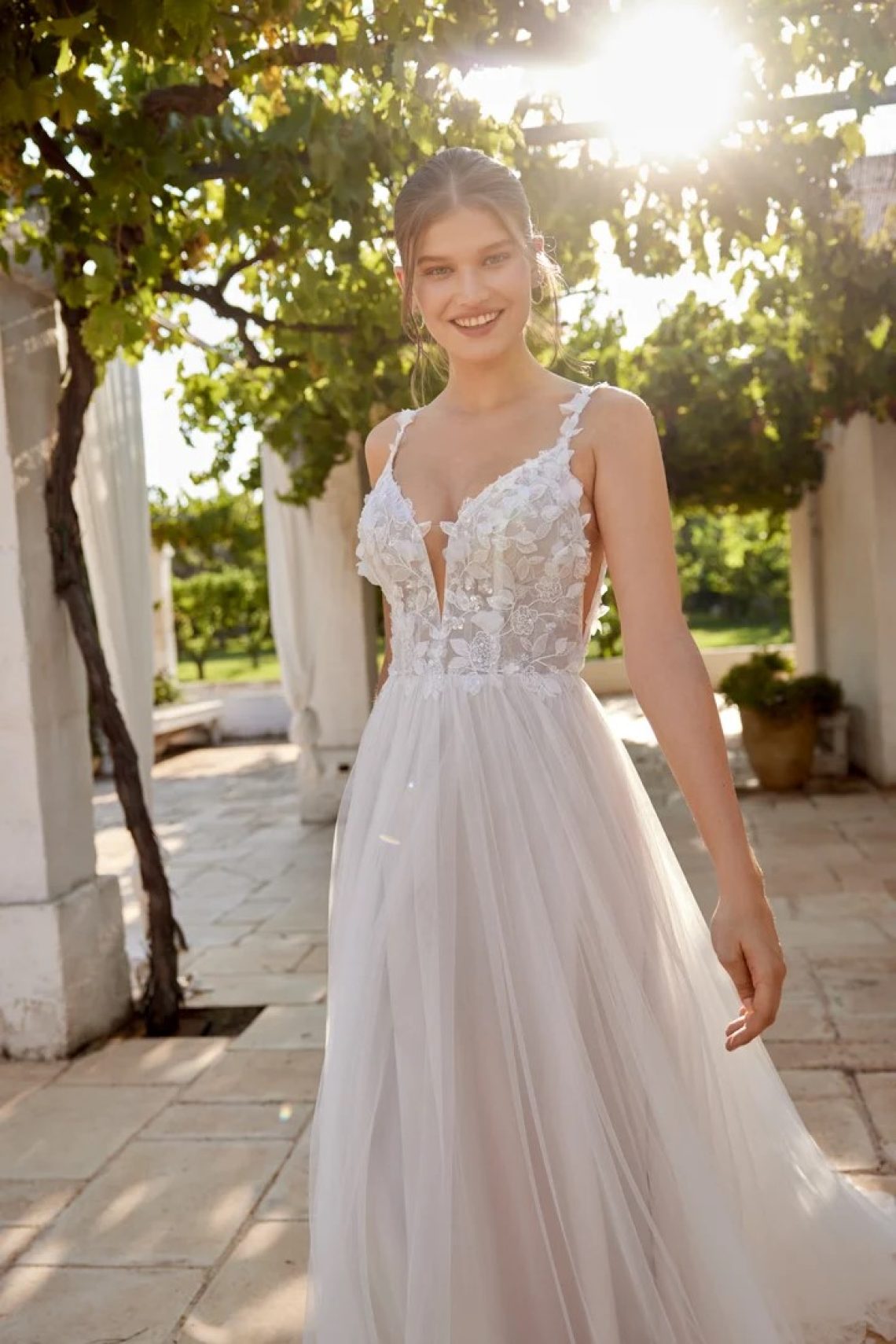 Brautkleid 66402 von Lillian West kaufen bei Weddingworld 3