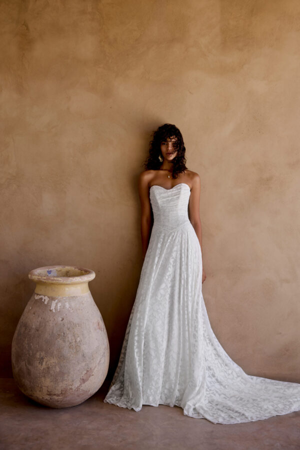 Brautkleider Lillian West 66443