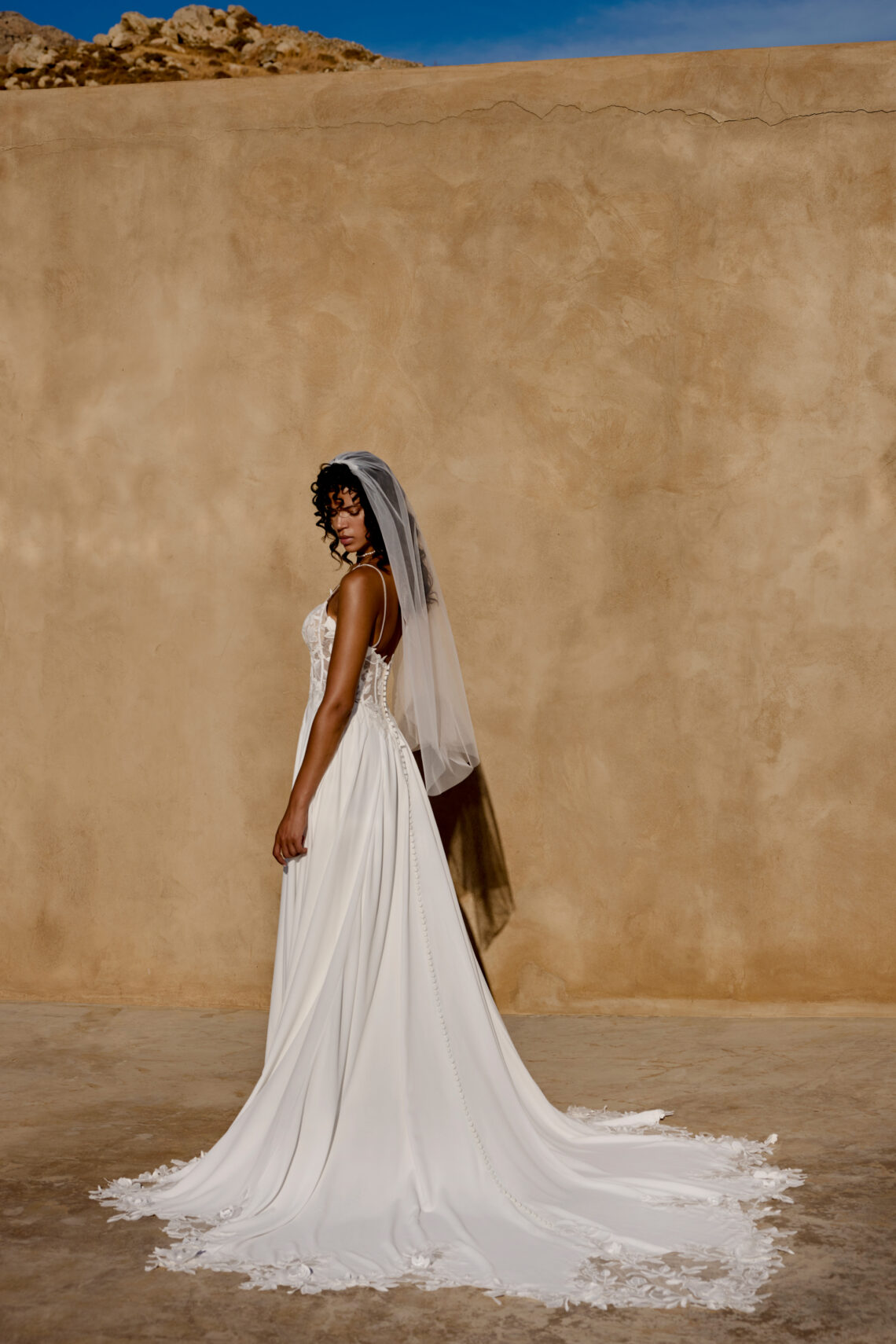 Brautkleid 66446 von Lillian West kaufen bei Weddingworld 2