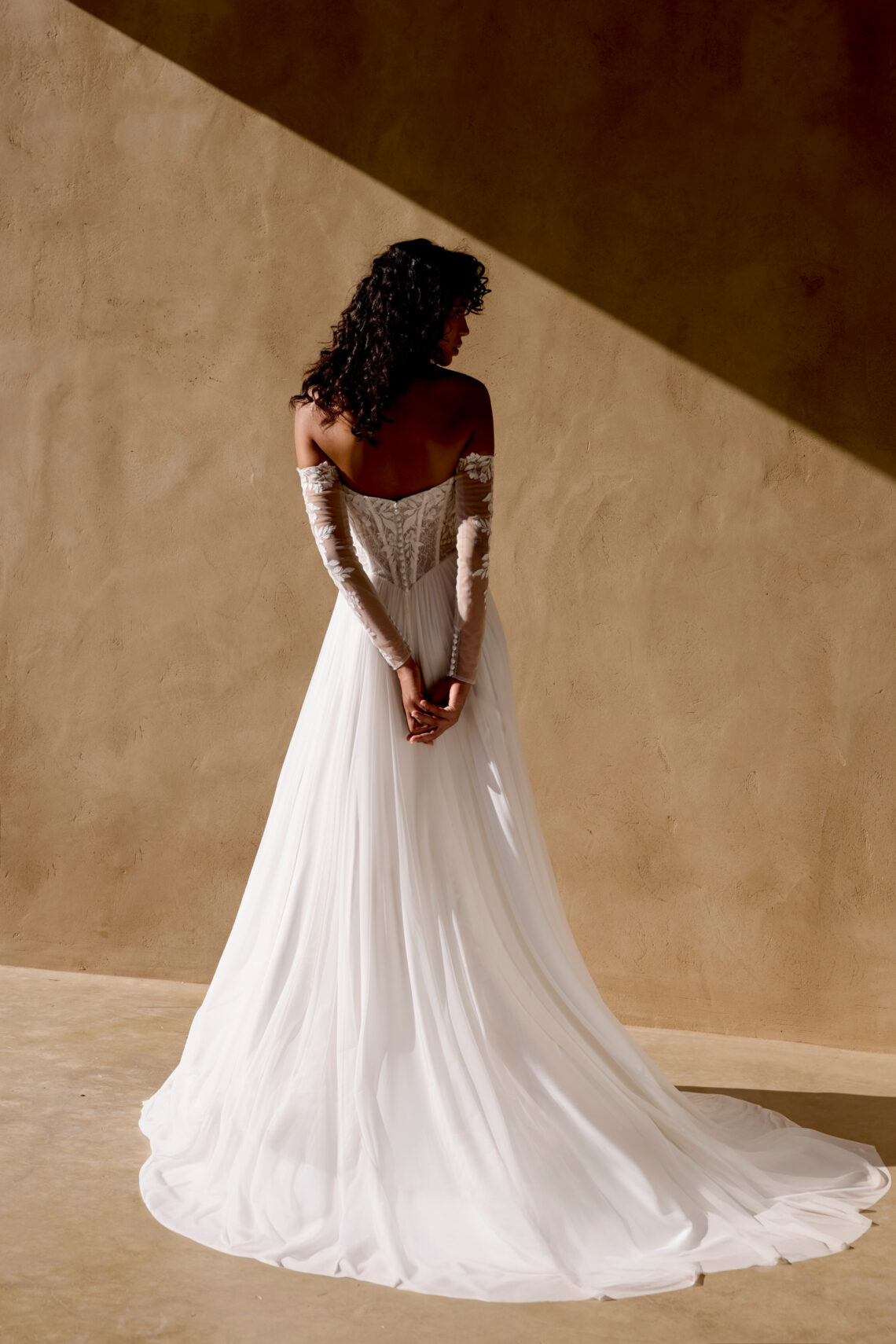 Brautkleid 66452 von Lillian West kaufen bei Weddingworld 3