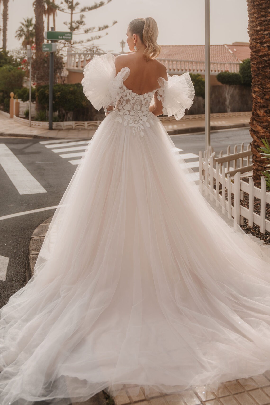 Brautkleid 82319 von Diane Legrand kaufen im Weddingworld 3