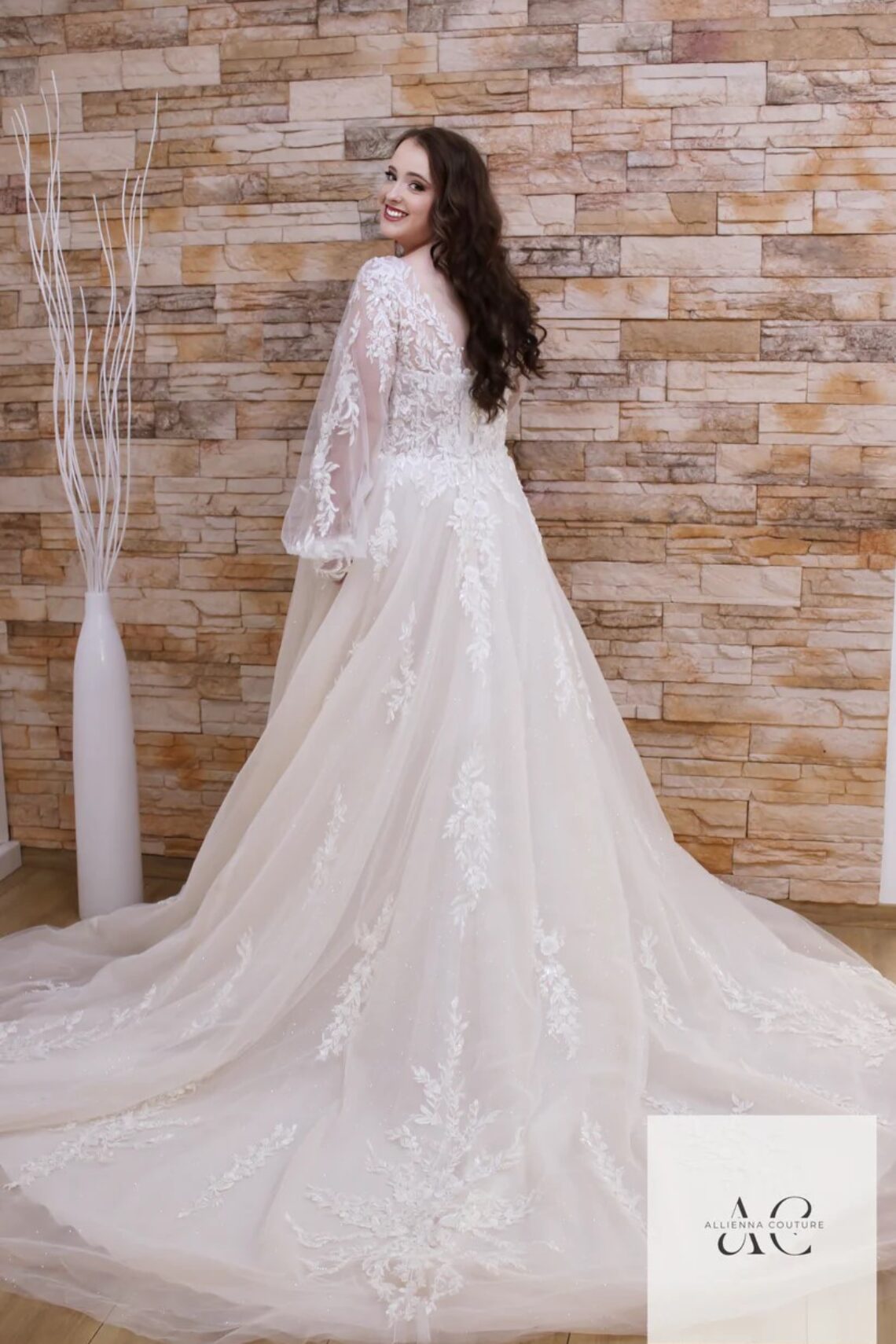 Brautkleid ACC117 von Lia Bella kaufen im Weddingworld 4