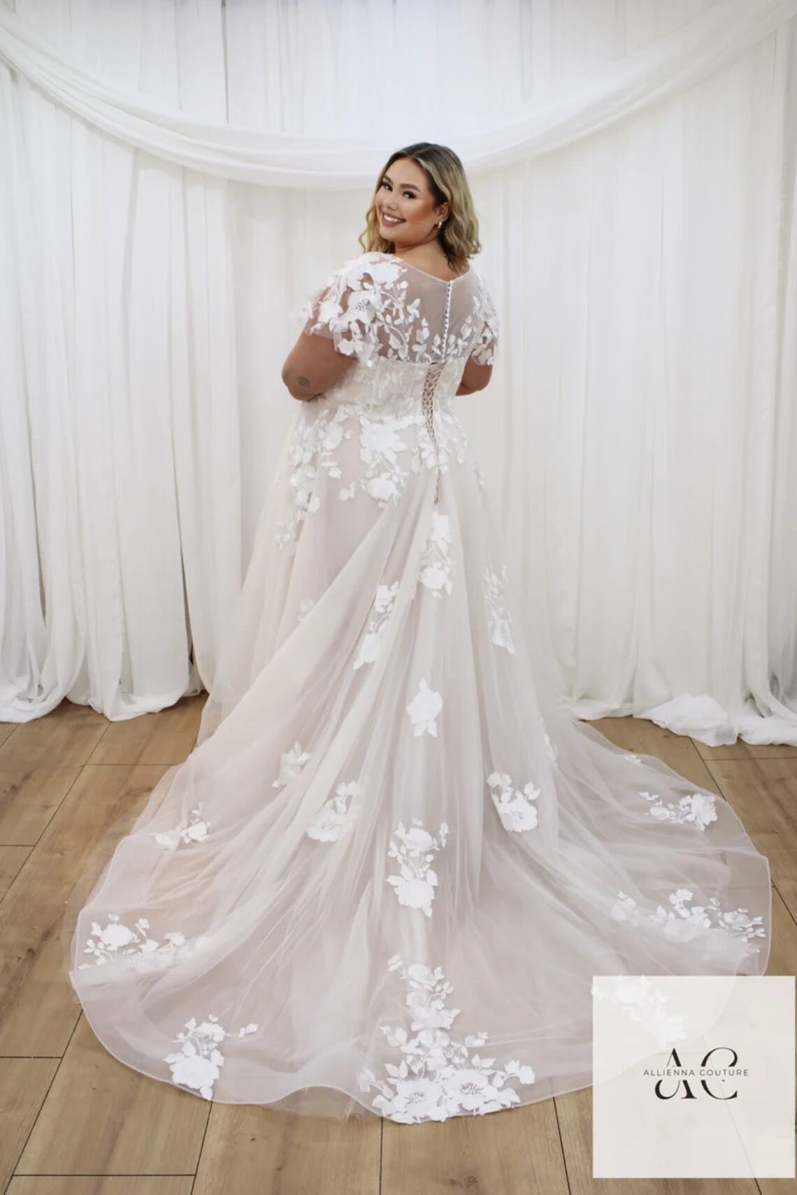 Brautkleid ACC220 von Lia Bella kaufen im Weddingworld 4