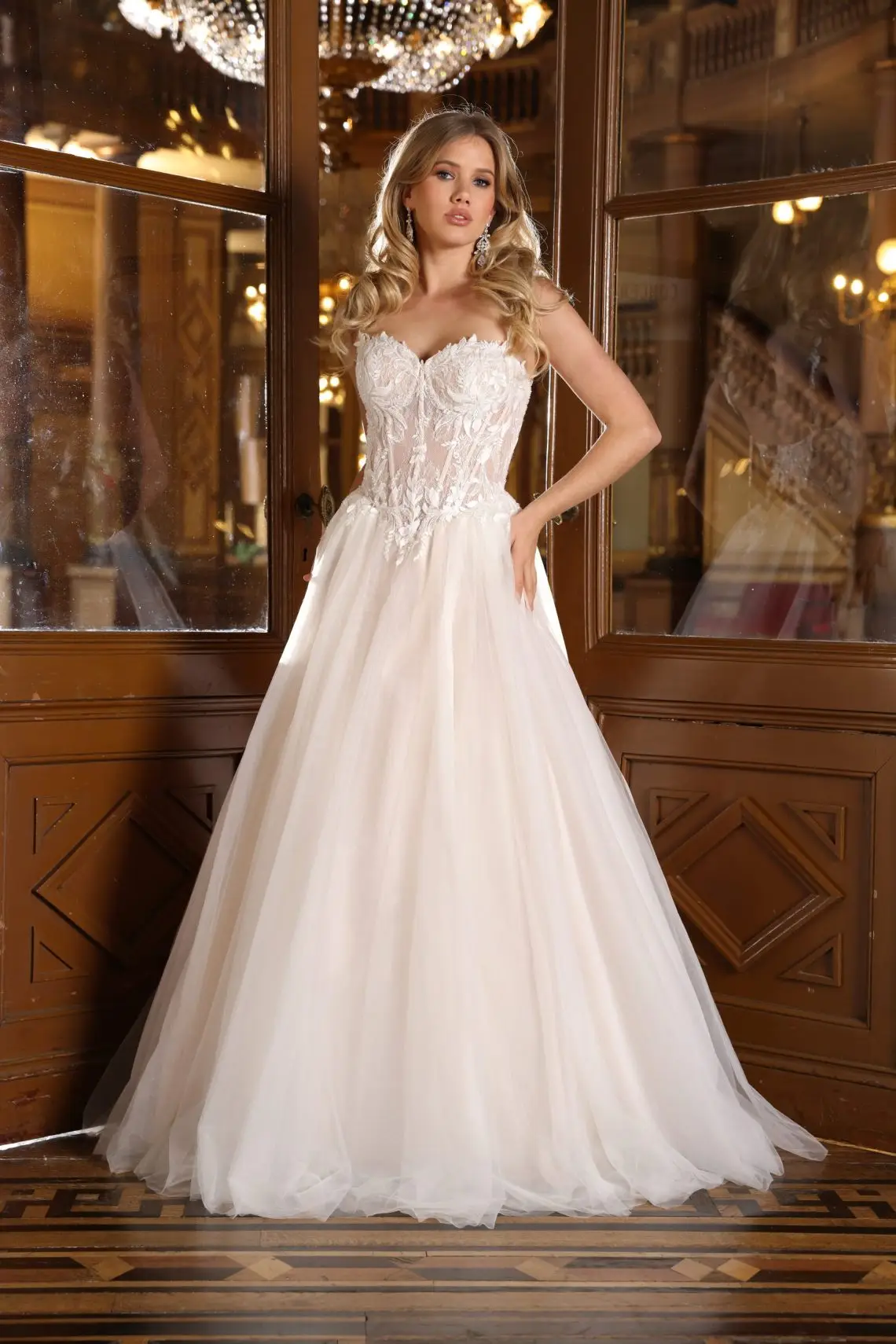 Brautkleid Bodine von Azuree kaufen bei Weddingworld 3