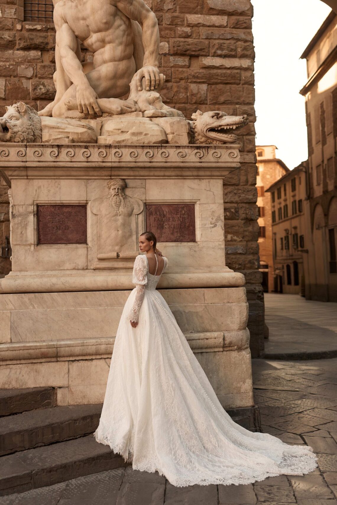 Brautkleid Casilda von Milla Nova kaufen bei Weddingworld 1