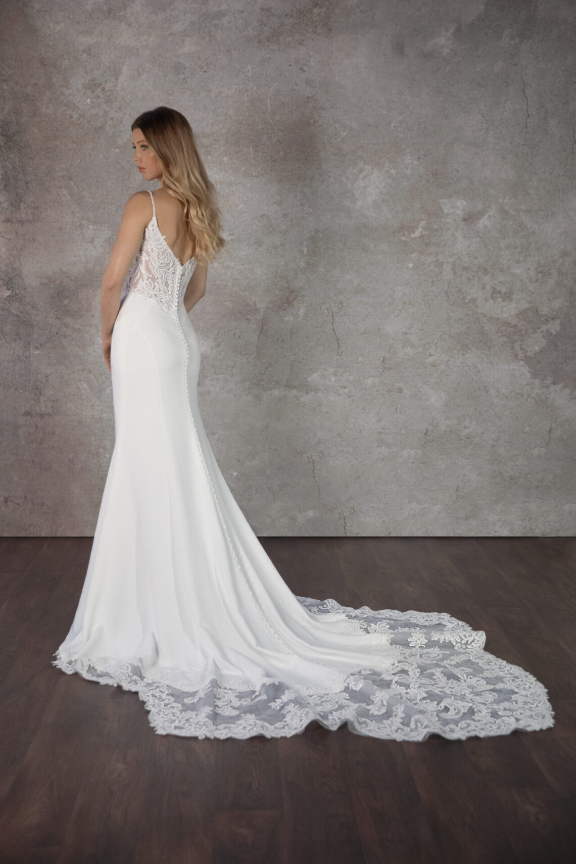 Brautkleid D4181 von Essense of Australia kaufen im Weddingworld 2