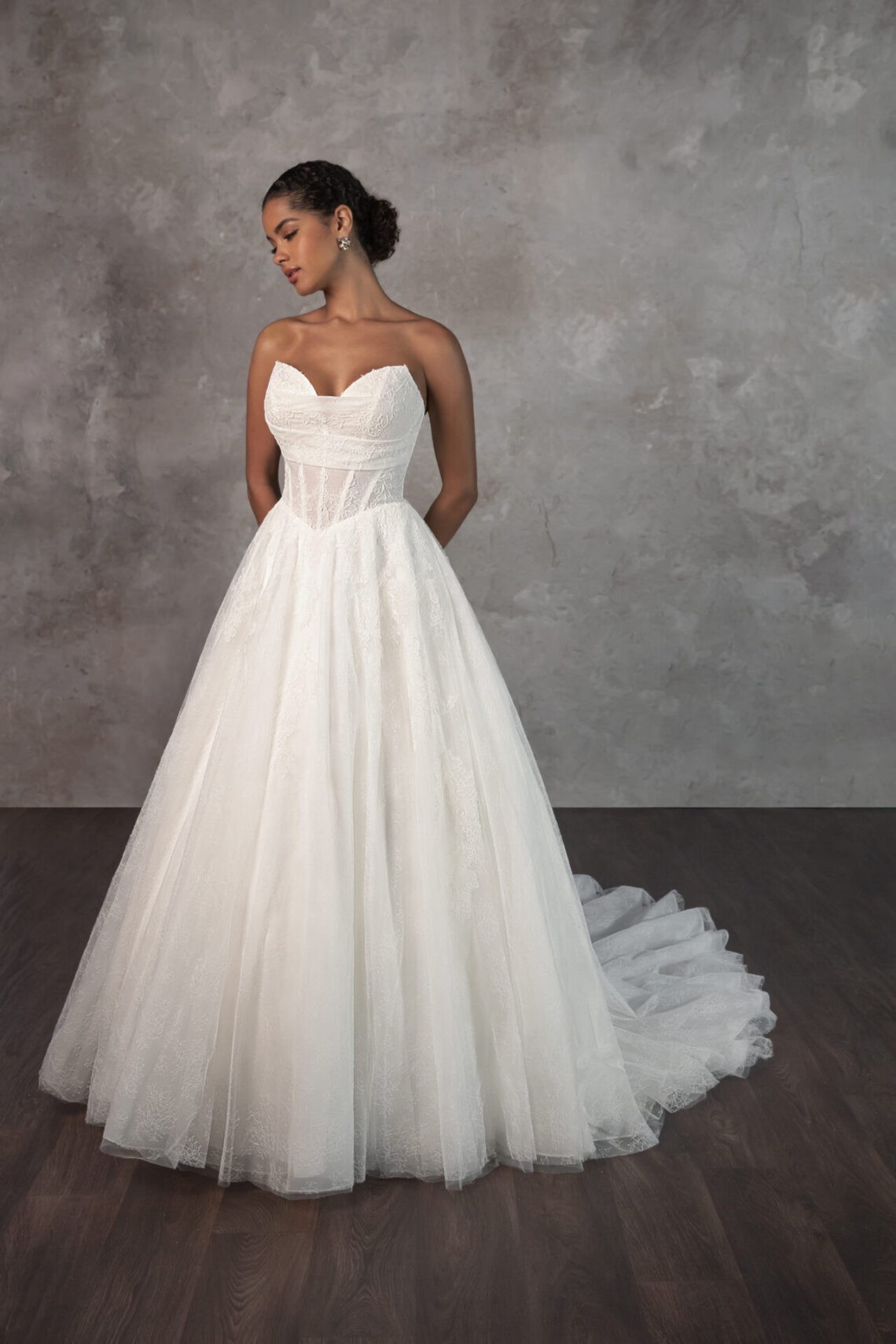 Brautkleid D4270 von Essense of Australia kaufen im Weddingworld 1
