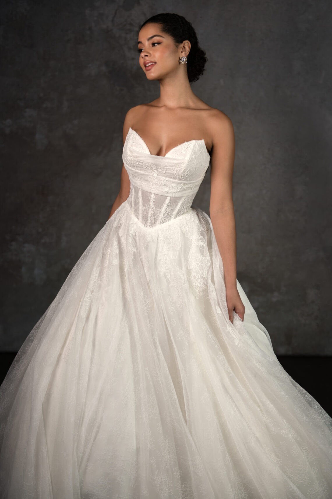 Brautkleid D4270 von Essense of Australia kaufen im Weddingworld 4