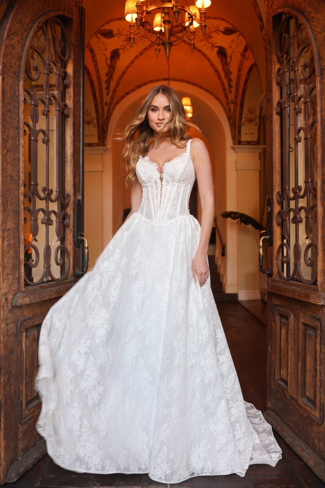 Brautkleid D4315 von Essense of Australia kaufen im Weddingworld 5