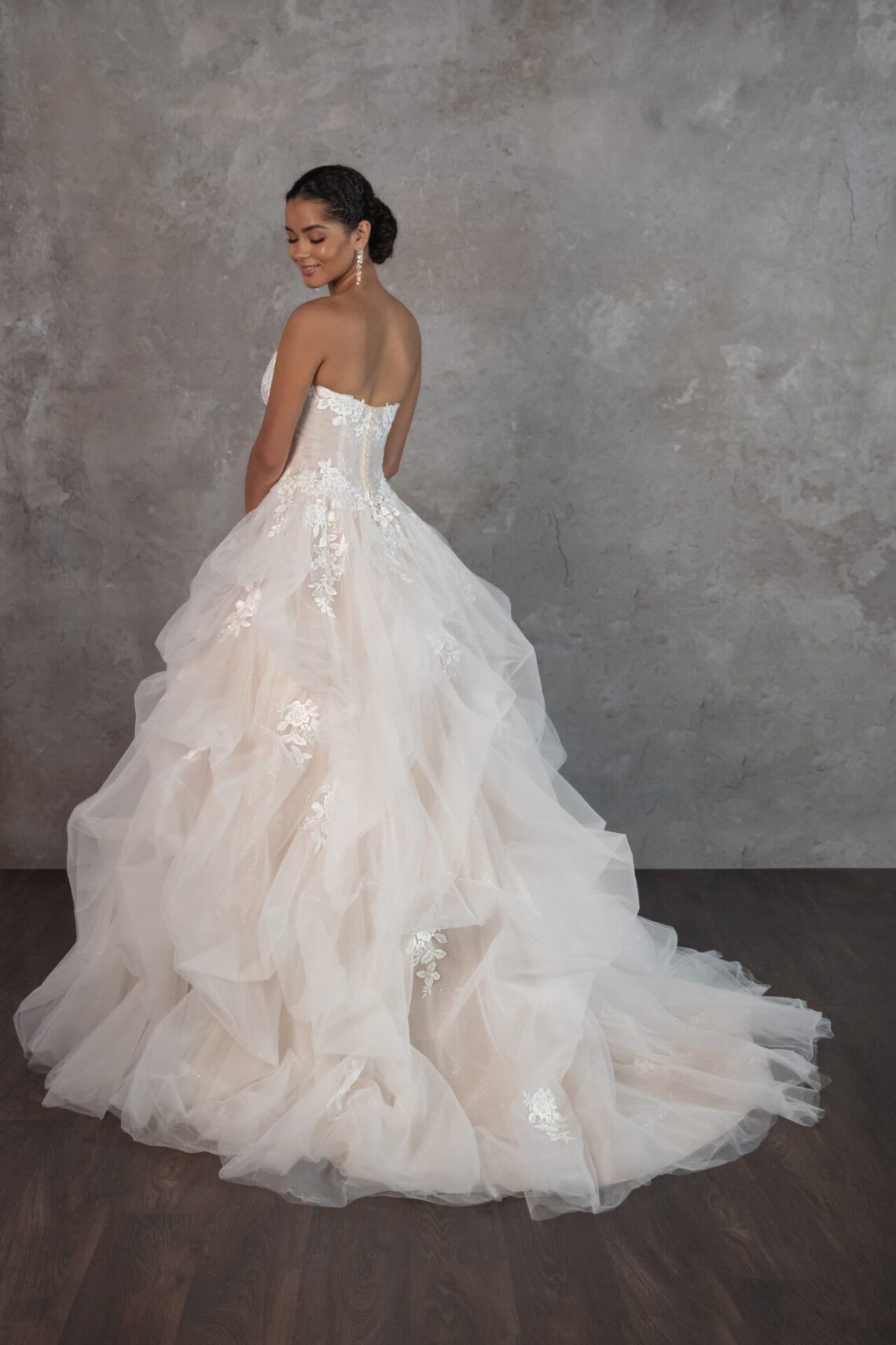 Brautkleid D4345 von Essense of Australia kaufen im Weddingworld 5
