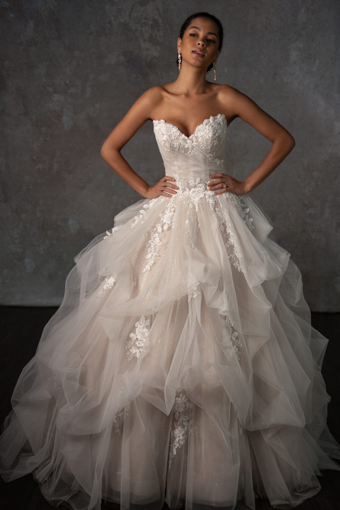 Brautkleid D4345 von Essense of Australia kaufen im Weddingworld 3