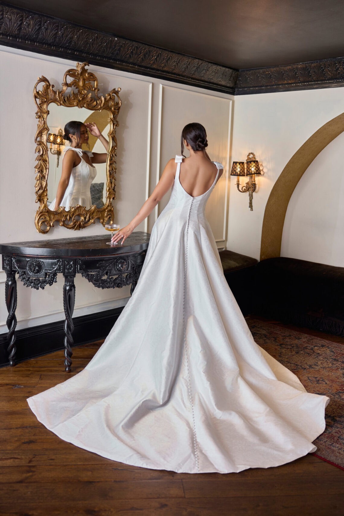 Brautkleid D4450 von Essense of Australia kaufen bei Weddingworld 2