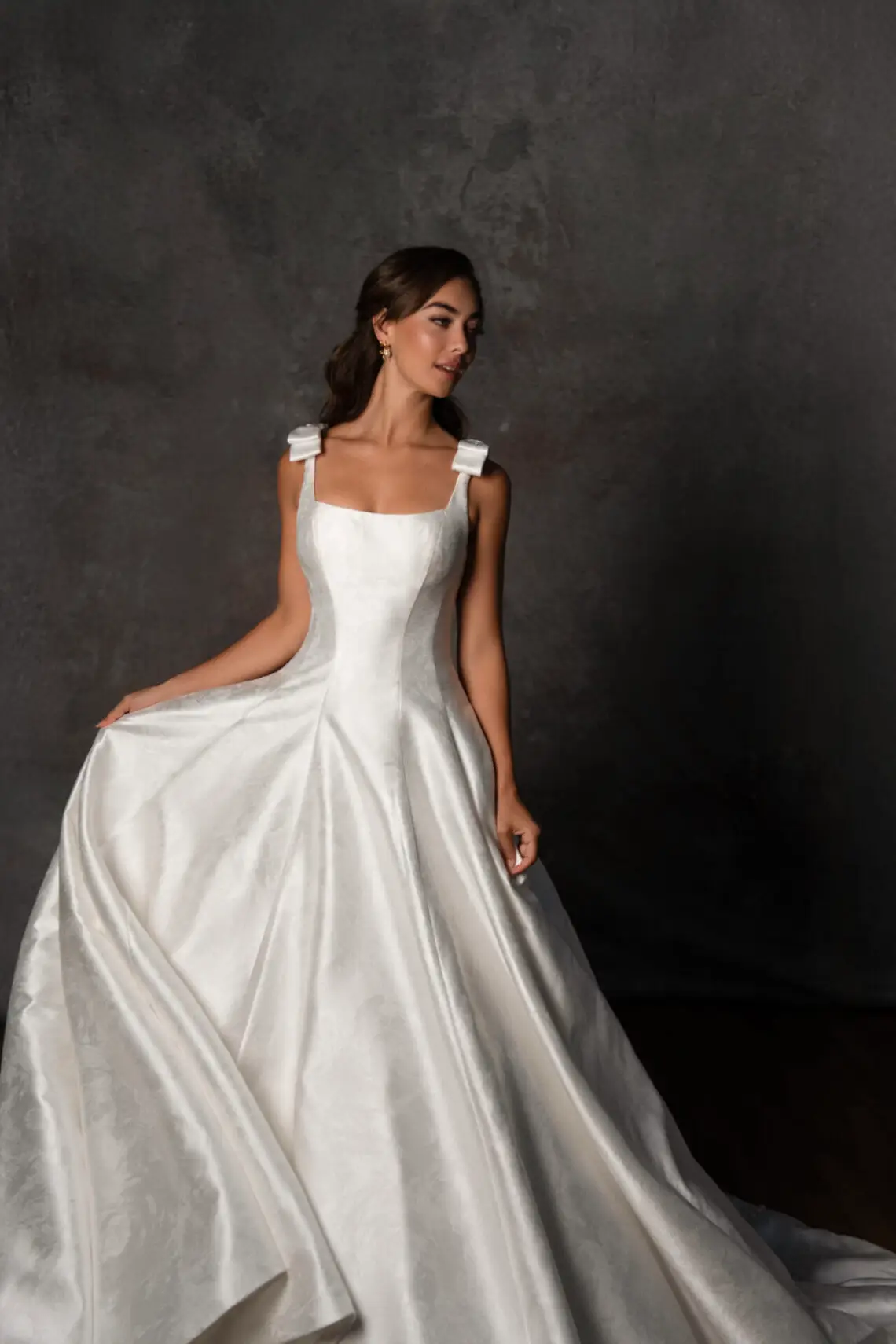 Brautkleid D4450 von Essense of Australia kaufen bei Weddingworld 4