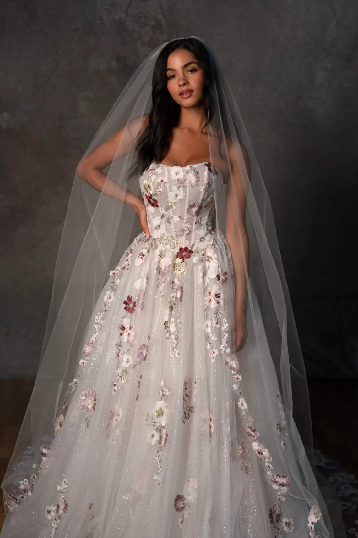 Brautkleid D4482 von Essense of Australia kaufen bei Weddingworld 2