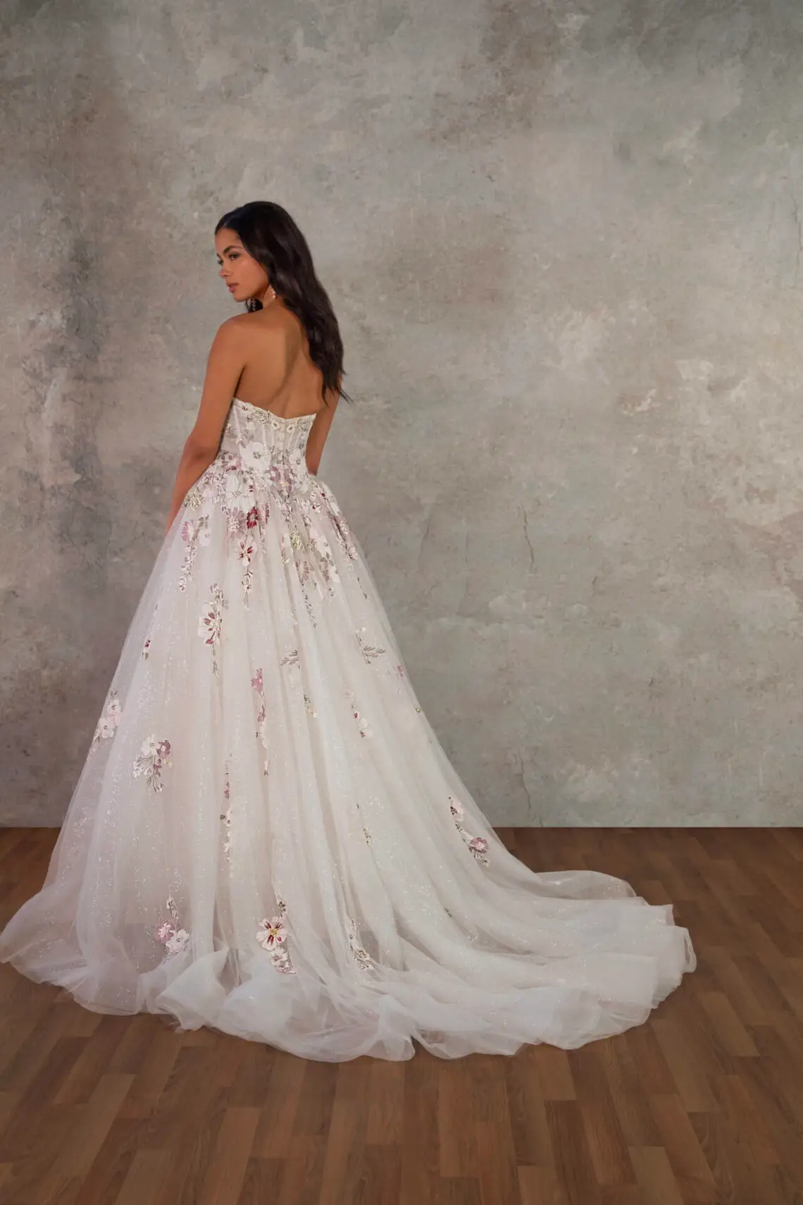 Brautkleid D4482 von Essense of Australia kaufen bei Weddingworld 5