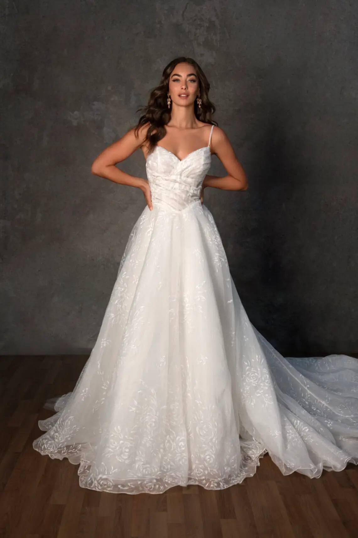Brautkleid D4486 von Essense of Australia kaufen bei Weddingworld 1