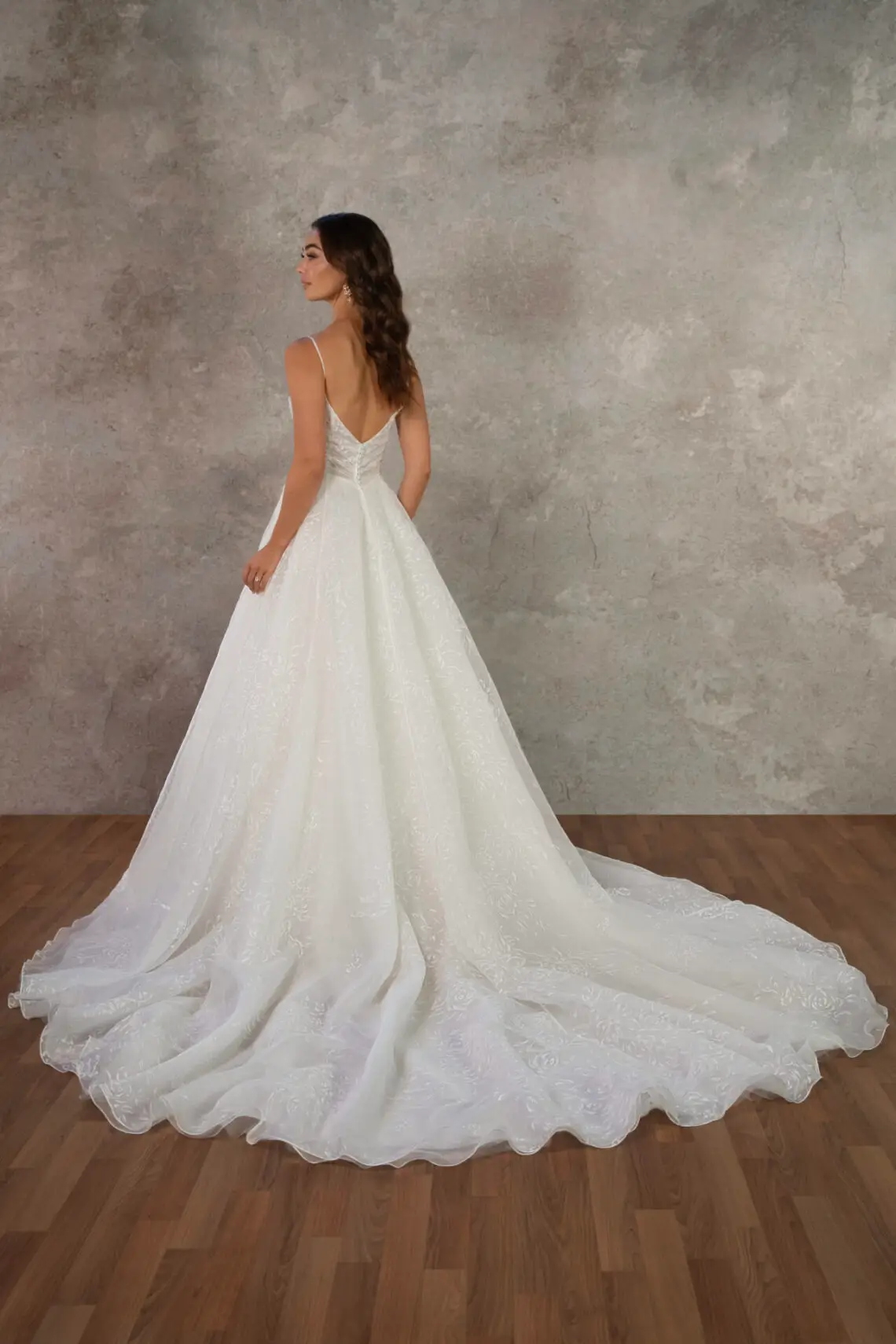 Brautkleid D4486 von Essense of Australia kaufen bei Weddingworld 4