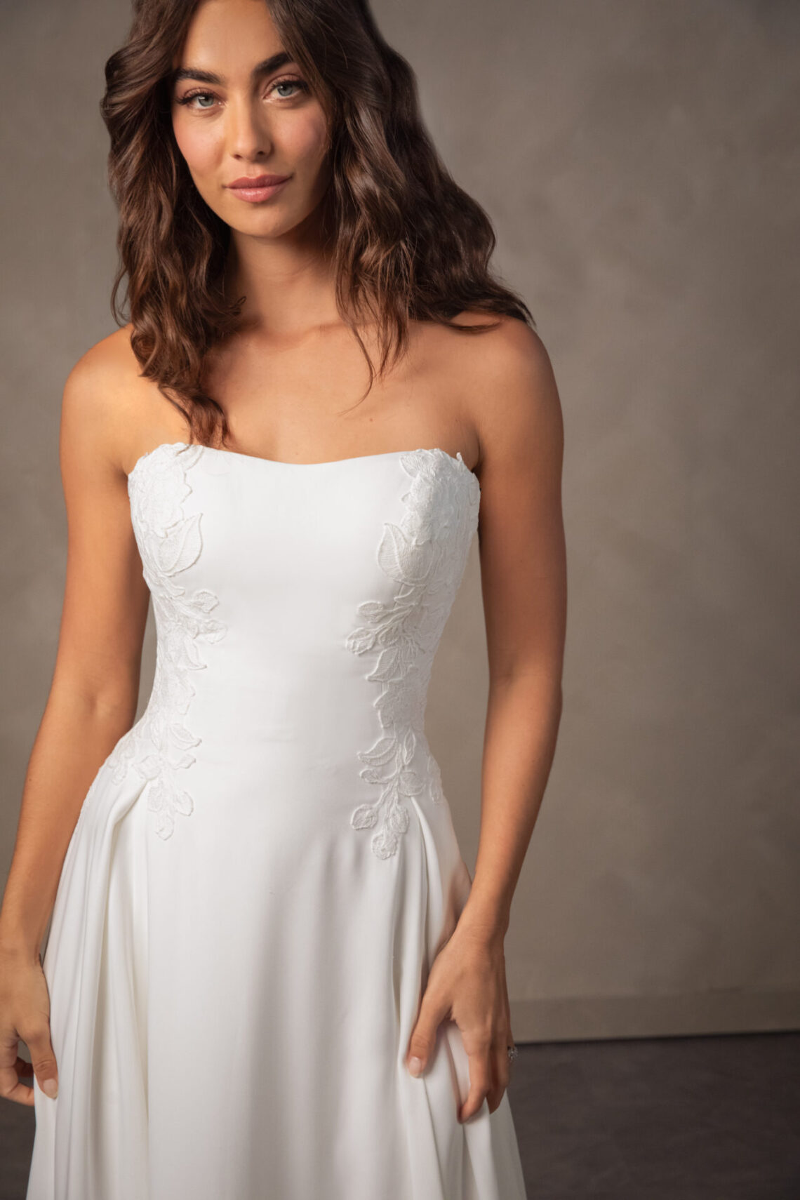 Brautkleid D4504 van Essense of Australia kaufen bei Weddingworld 2