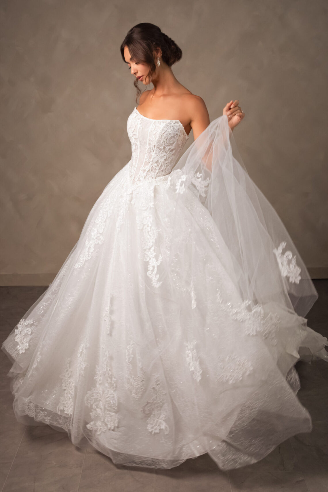 Brautkleid D4553 von Essense of Australia kaufen bei Weddingworld 1