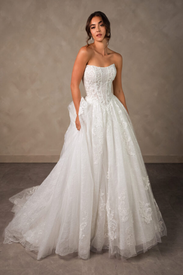 Brautkleider Essense of Australia D4553
