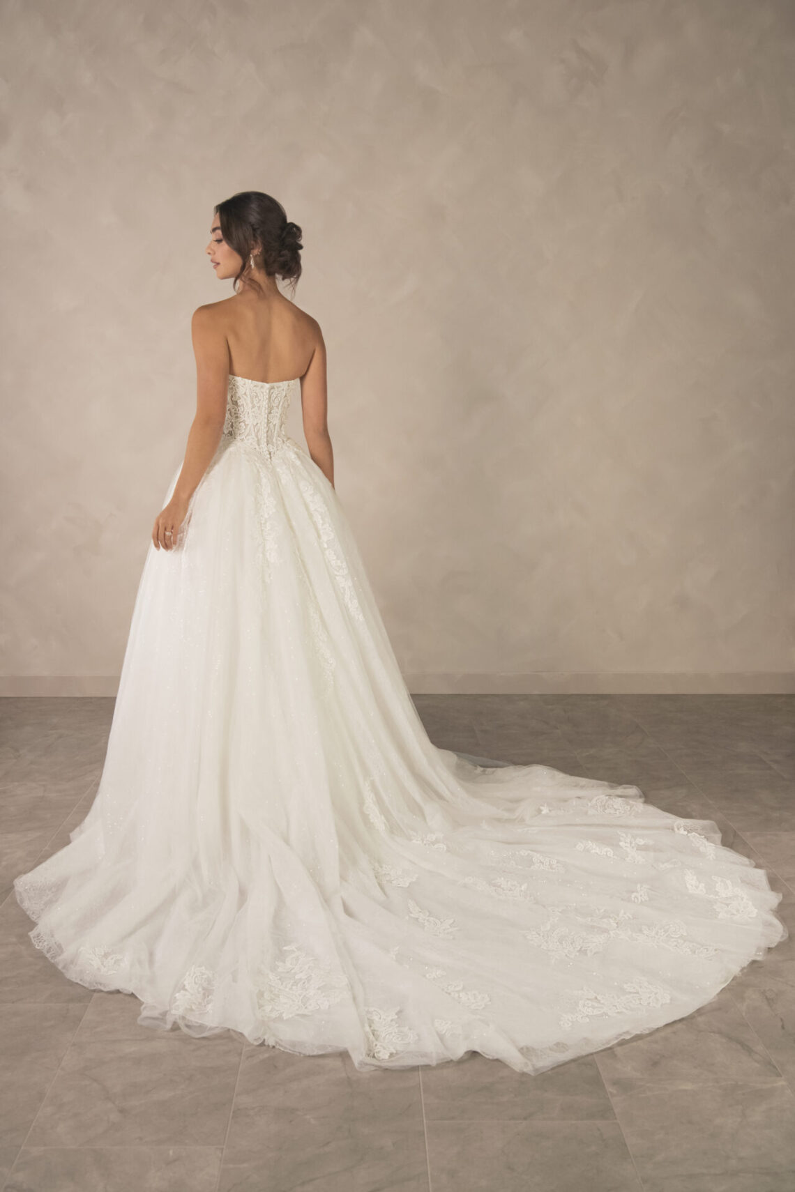 Brautkleid D4553 von Essense of Australia kaufen bei Weddingworld 4