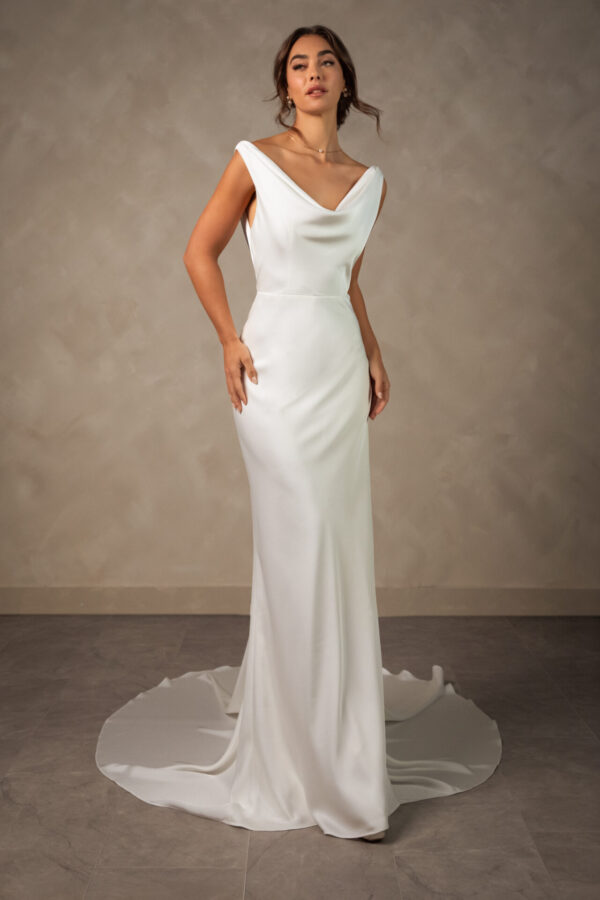 Brautkleider Essense of Australia D4574