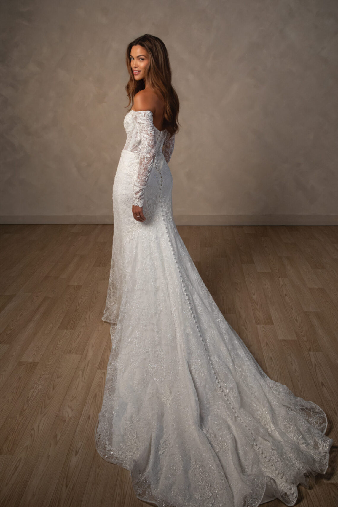 Brautkleid D4636 von Essense of Australia kaufen bei Weddingworld 5
