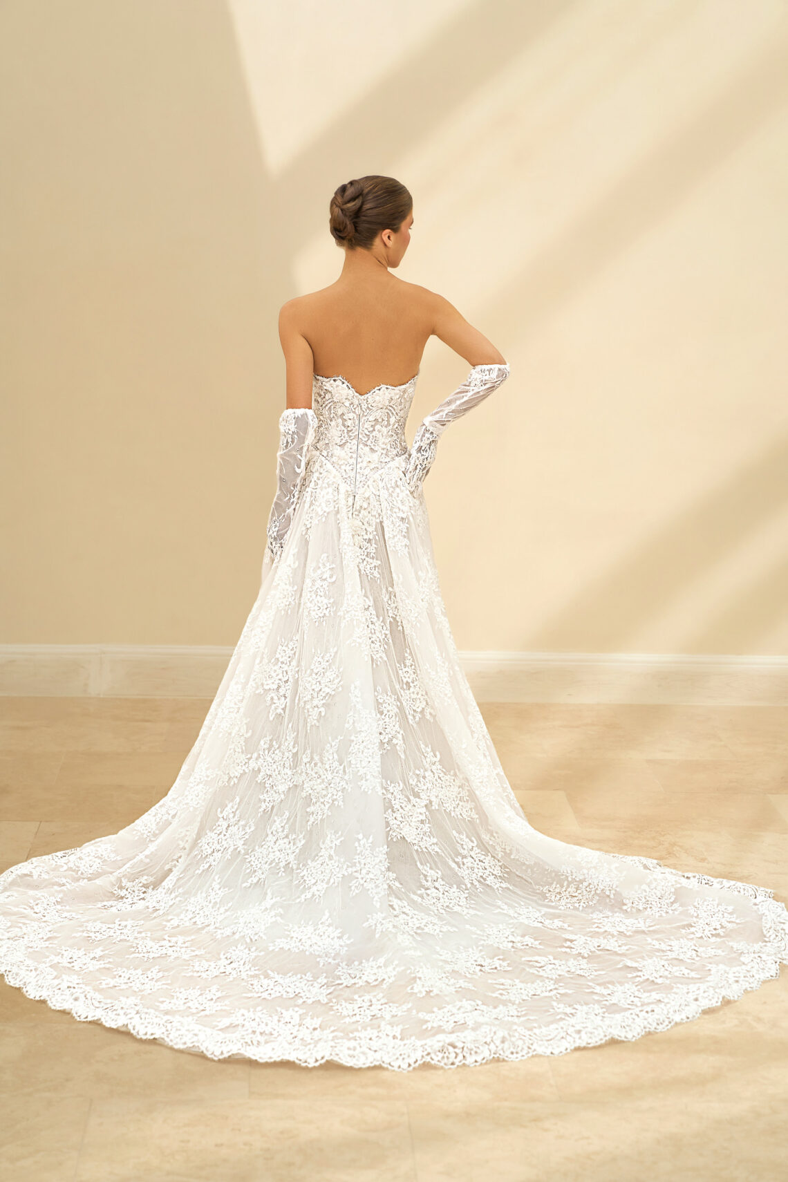 Brautkleid DC6140 von Phoenix Gowns kaufen bei Weddingworld 1