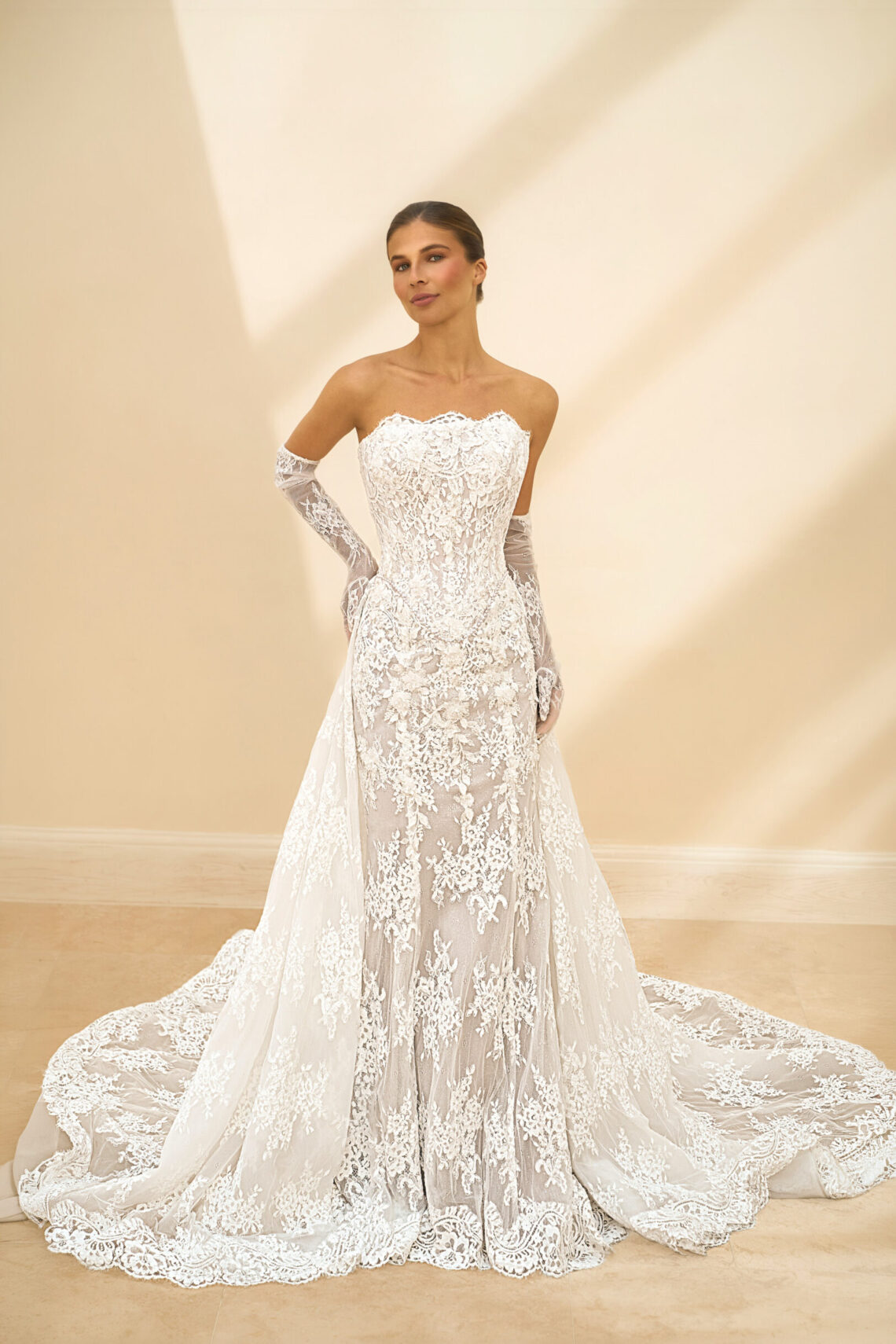 Brautkleid DC6140 von Phoenix Gowns kaufen bei Weddingworld 3