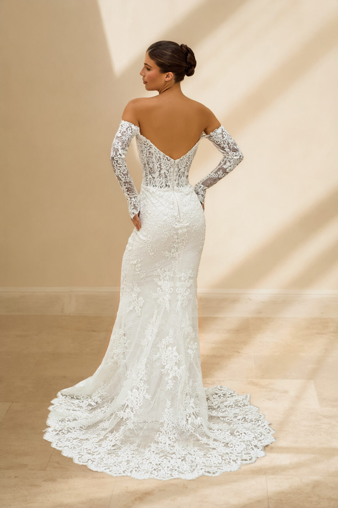 Brautkleid DC6144 van Phoenix Gowns kaufen bei Weddingworld 1