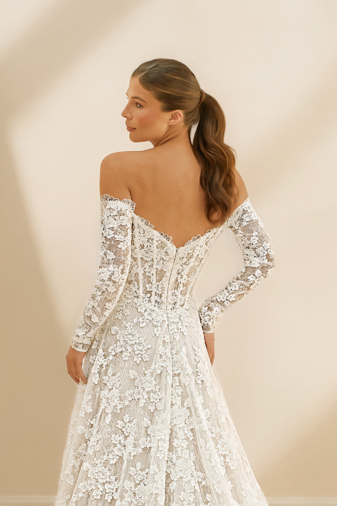 Brautkleid DC6145 von Phoenix Gowns kaufen bei Weddingworld 2