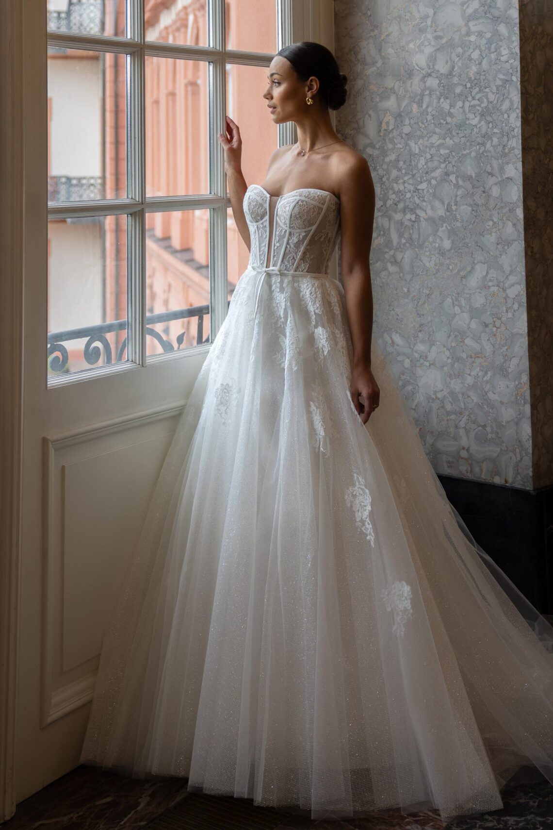 Brautkleid 10040 von Diane Legrand kaufen bei Weddingworld 1