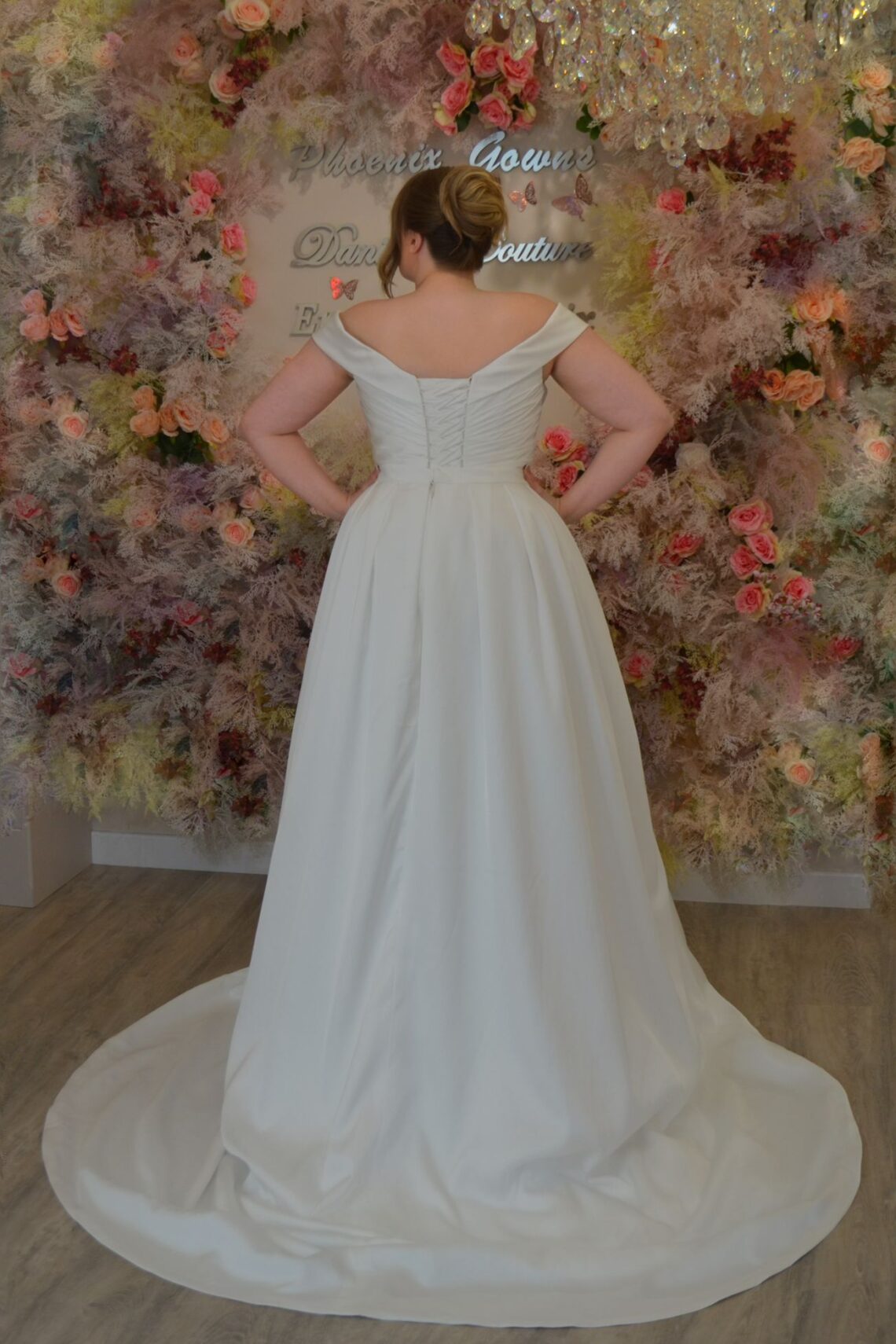 Brautkleid PH8239 von Phoenix Bridal kaufen bei Weddingworld 1